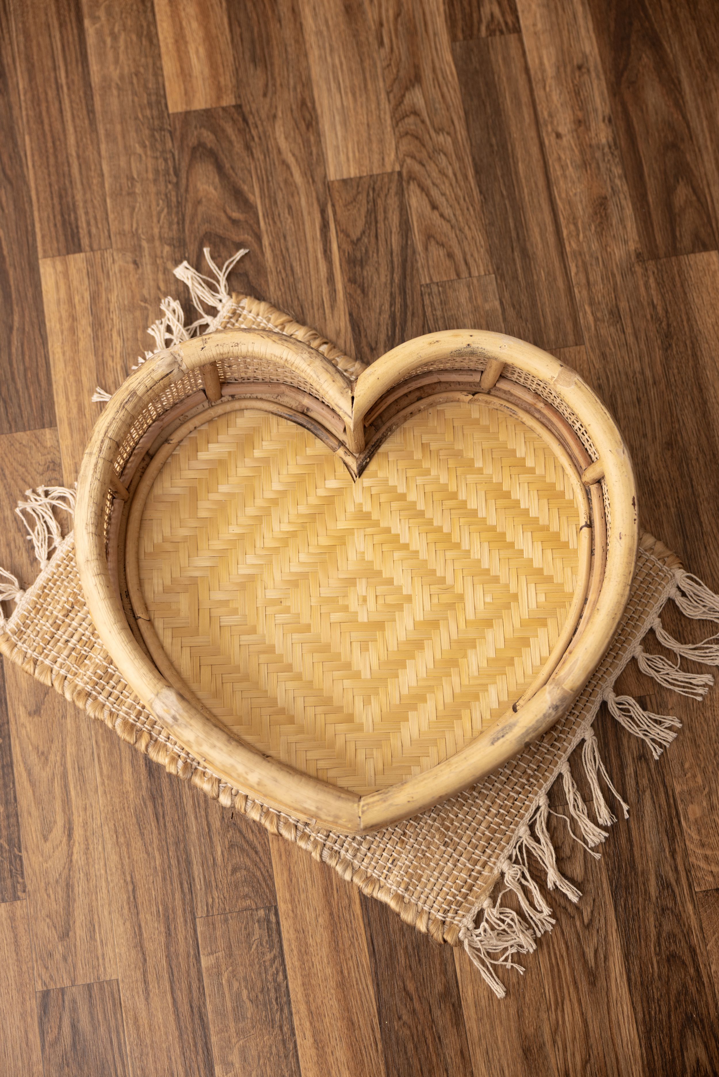 Rattan heart shaped cage bowl