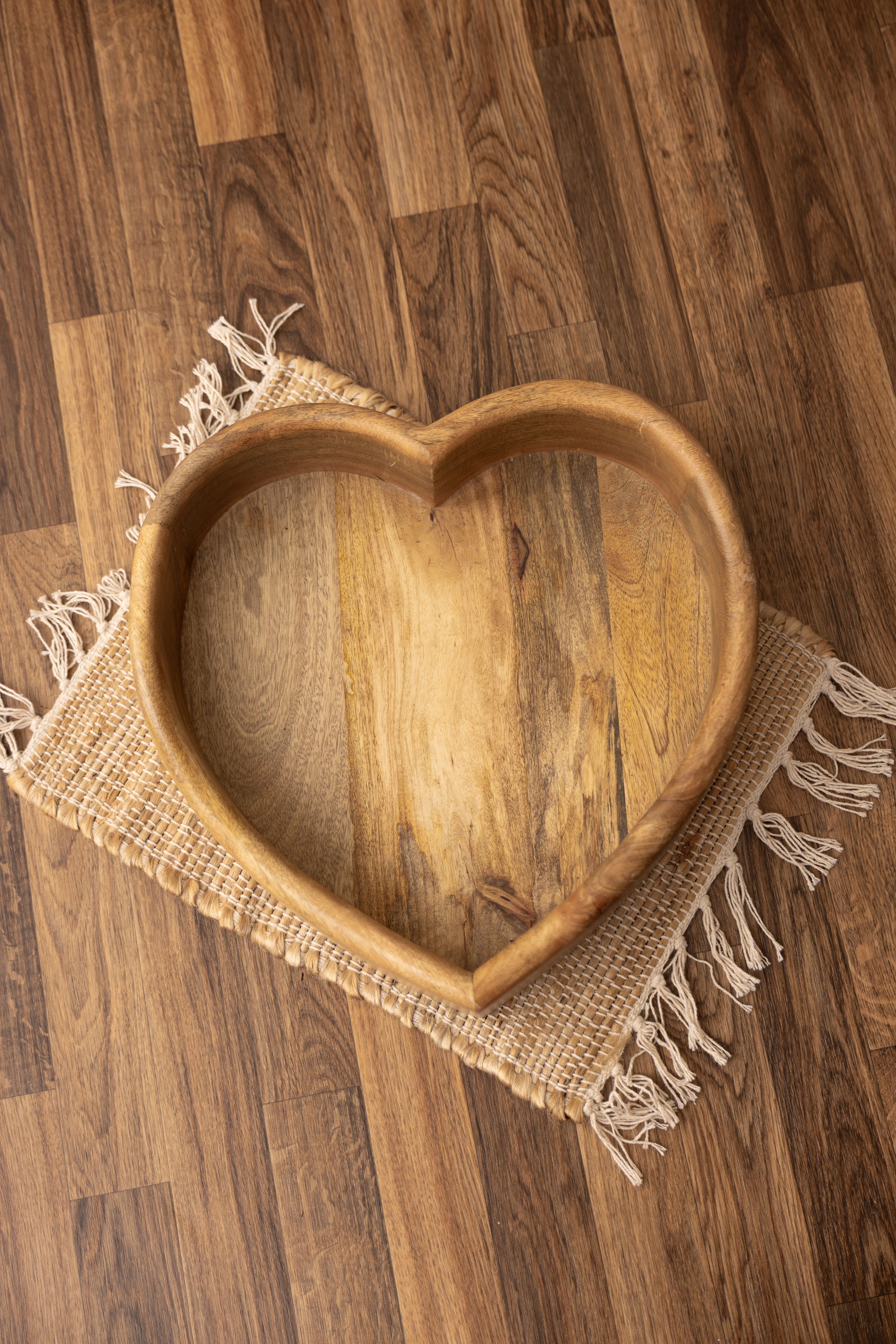 Multi shade natural wood heart bowl