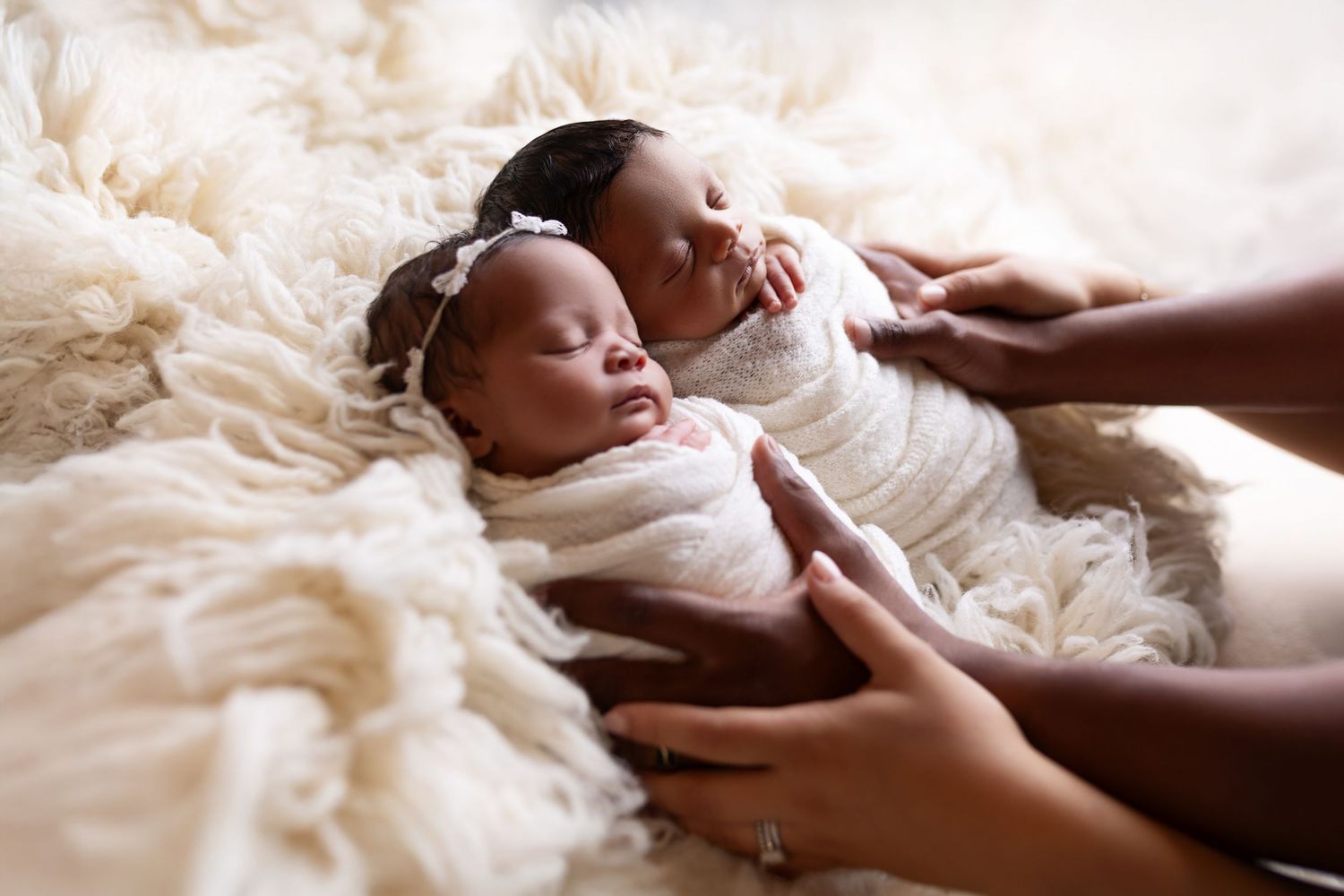 Dallas newborn photographer that provides a luxury in-home client experience.