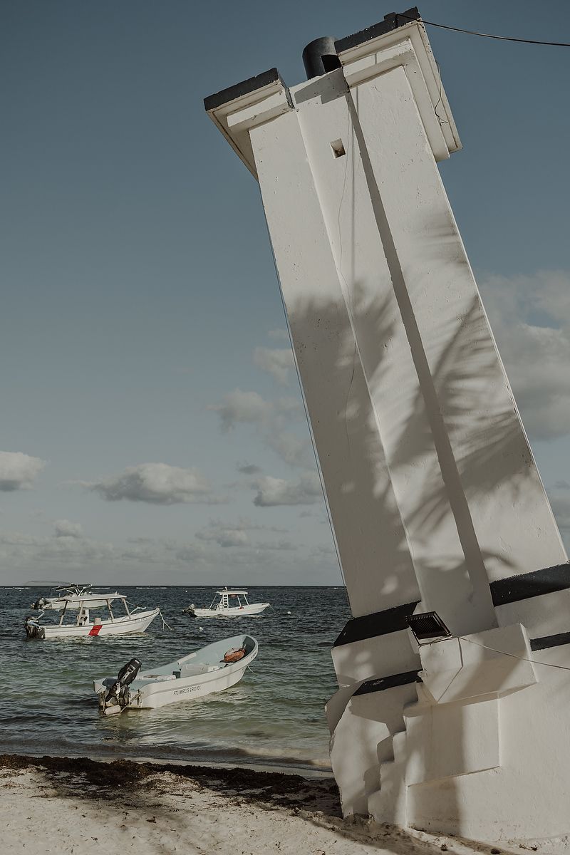 Tropical sailboat detail at Puerto Morelos maternity photoshoot.