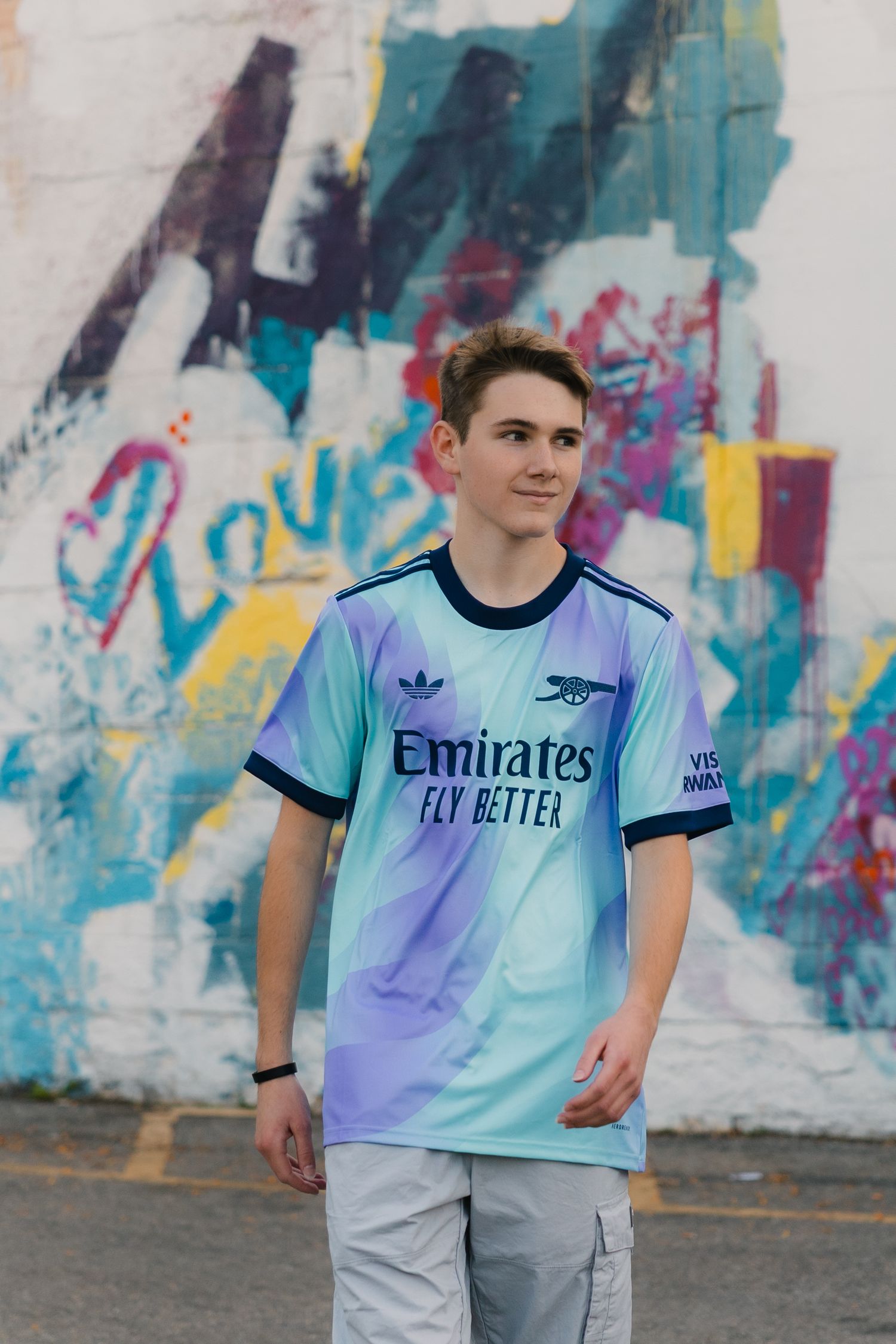 best high school senior photo locations in madison wi downtown murals willy street love colorful spray paint graffiti urban vibes city dane