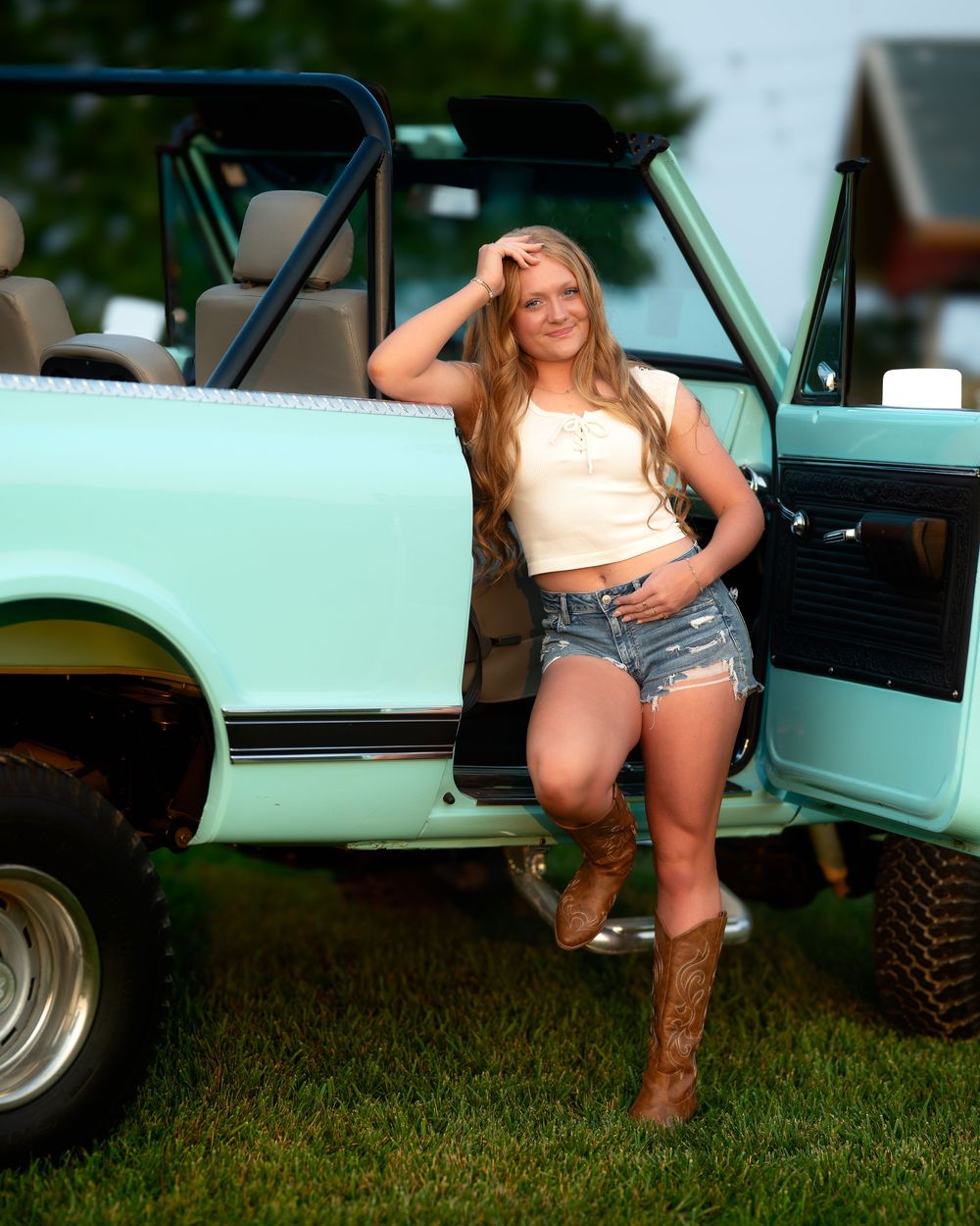 Kansas City senior portrait session natural setting by Jen Welker Photographer