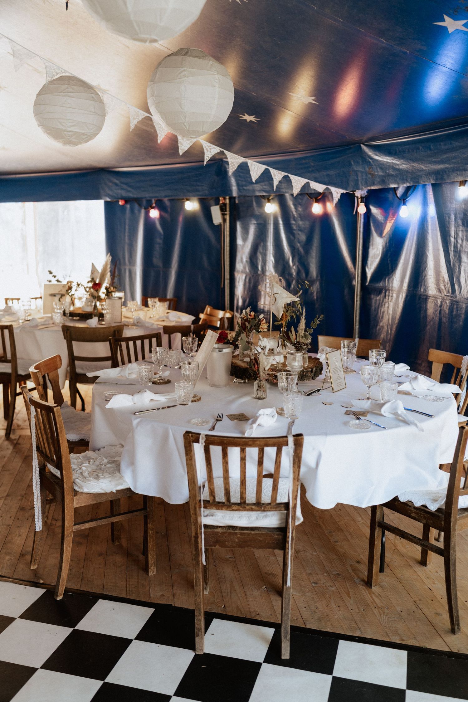 Hochzeit im Zirkuszelt