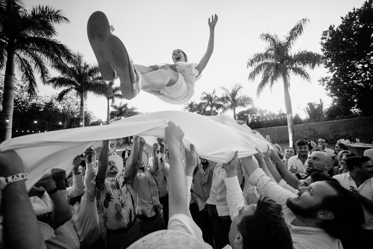 Candid hacienda wedding in Mérida Yucatán – authentic love story.