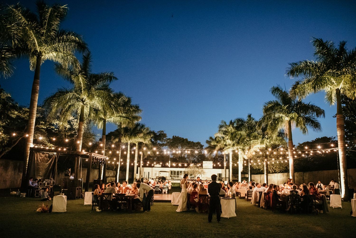 Candid hacienda wedding in Mérida Yucatán – authentic love story.