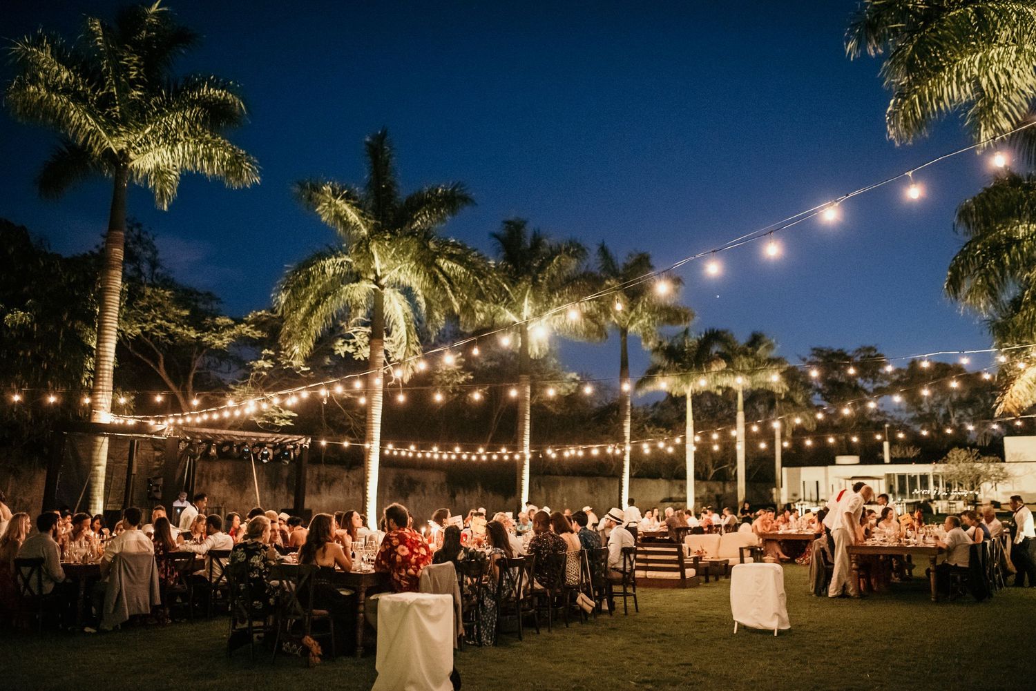 Candid hacienda wedding in Mérida Yucatán – authentic love story.