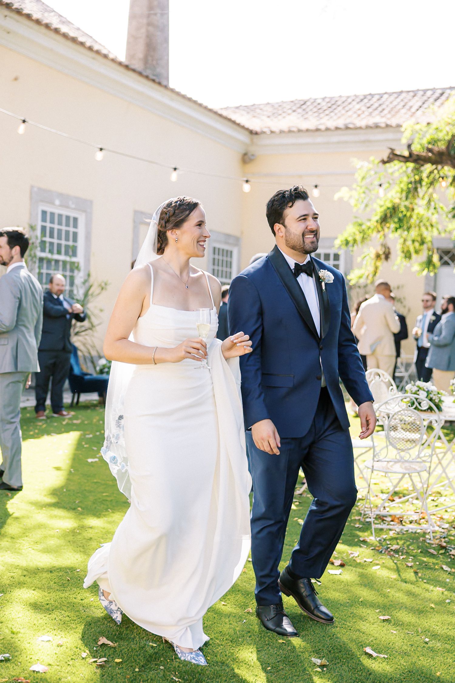 Joyful candid moments during Rachael and Aaron’s Quinta do Torneiro wedding in Lisbon, Portugal
