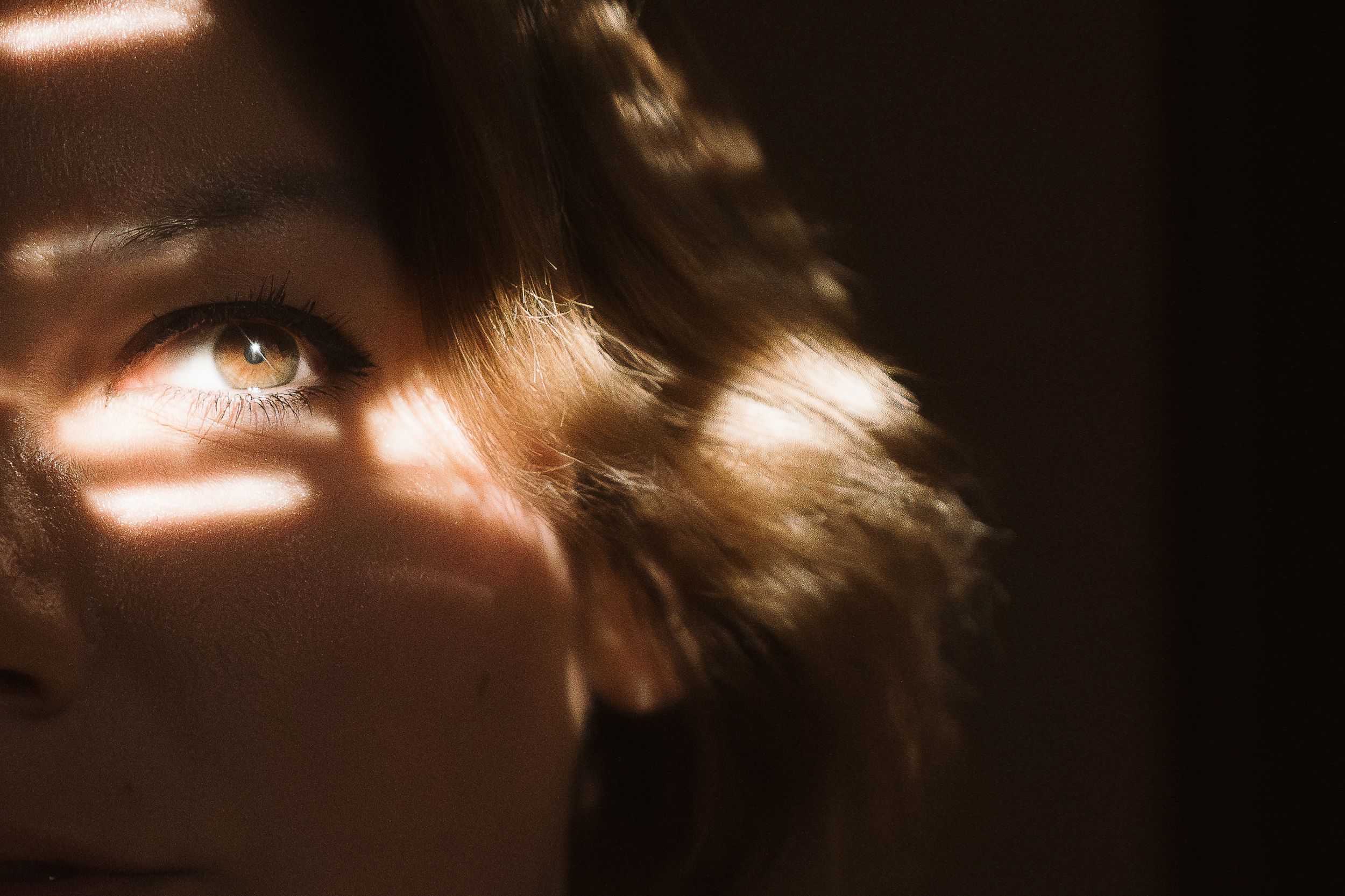 Ritratto ambientato a Cogliate – Dreaming. Ritratti intimi e ispirati, tra luce e atmosfera. Un’esperienza visiva autentica, la tua luce