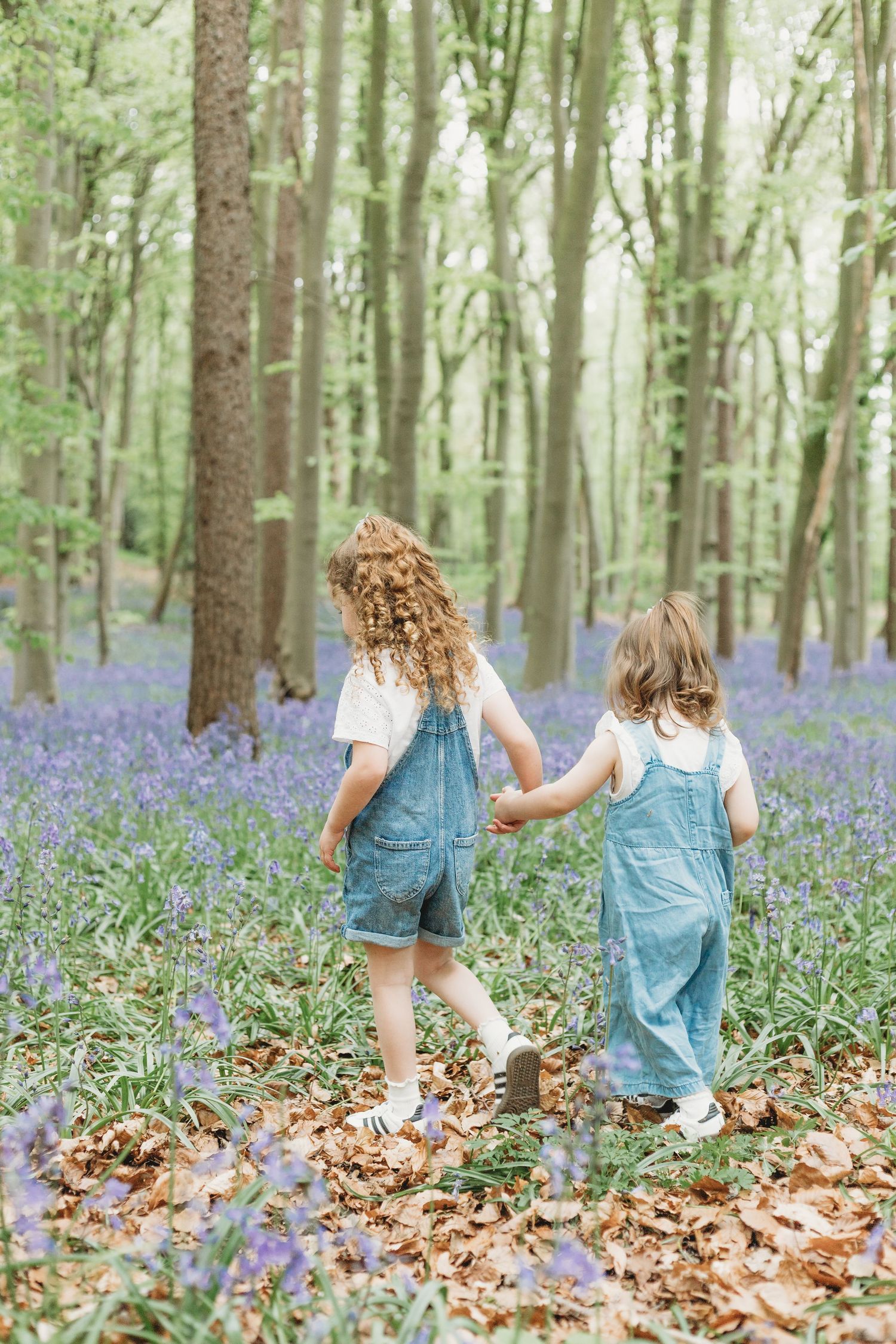 Spring bluebell mini photography session in Hertfordshire park — offering seasonal family photoshoots in Hertfordshire and nearby counties