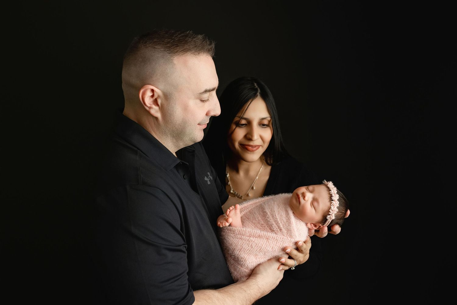 Dad holding newborn. Greenville newborn photographer, Easley newborn photographer, Upstate newborn photographer, Greenville newborn