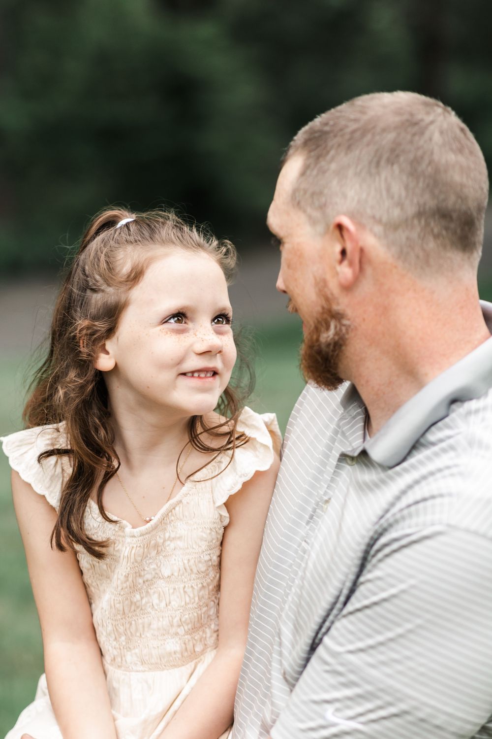 candid dad daughter session