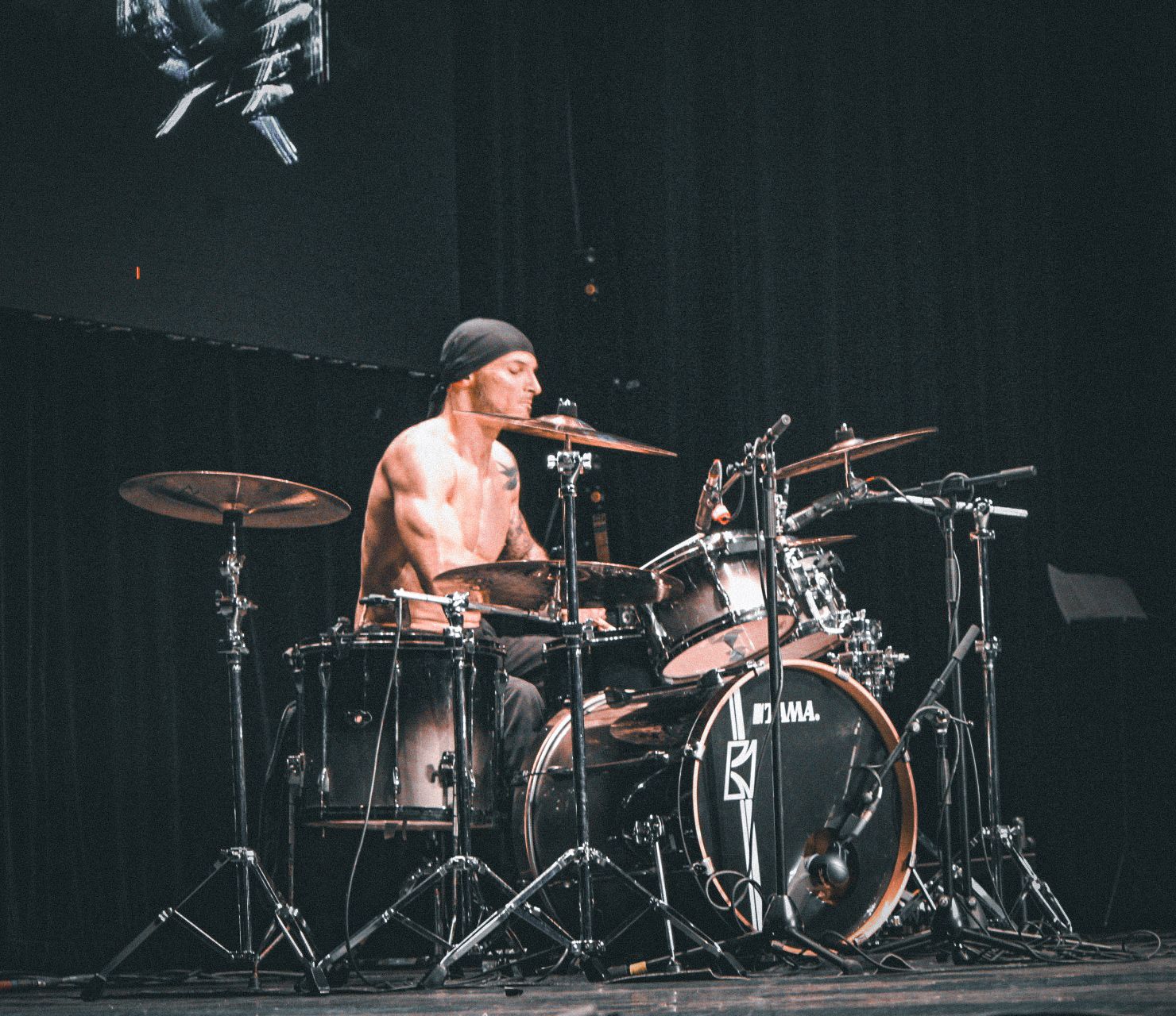 Batteur en concert, photographie artistique et musicale en Hauts-de-France