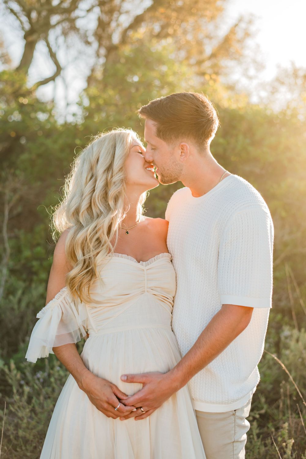 Best maternity photographer in Destin, FL 30A, FL Seaside, FL Watercolor, FL Watersound, FL Alys Beach, FL Rosemary Beach, FL Santa Rosa