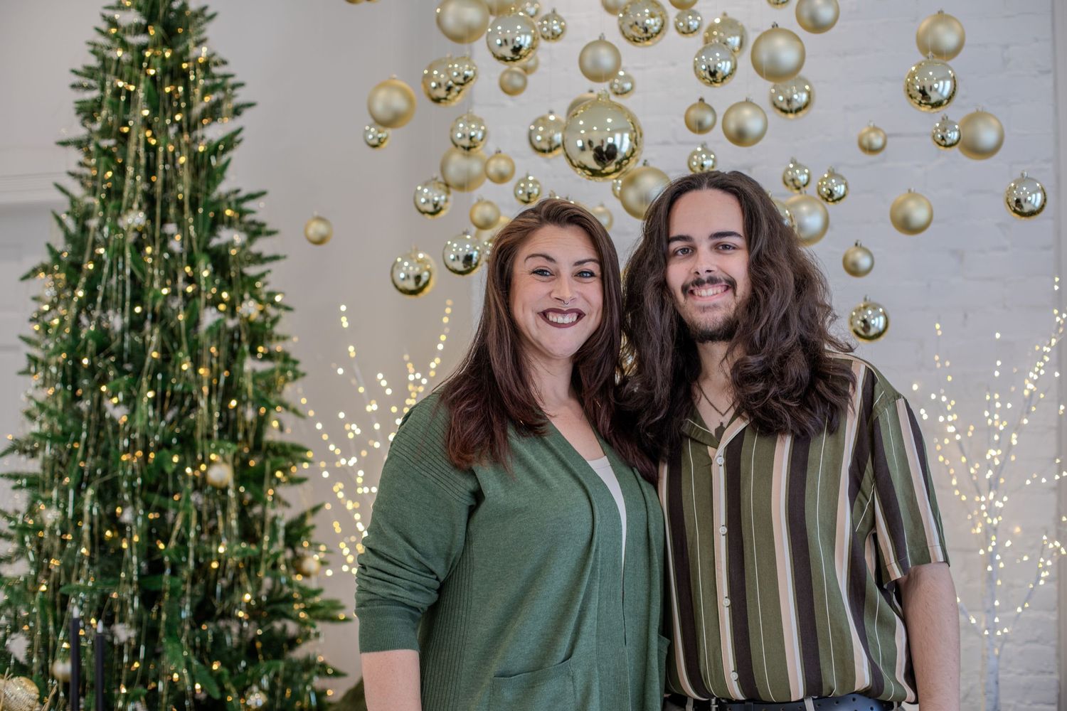 christmas seasonal holiday photoshoots luxury high end beautiful photos quick turn around retouched crisp true to color editing cincinnati