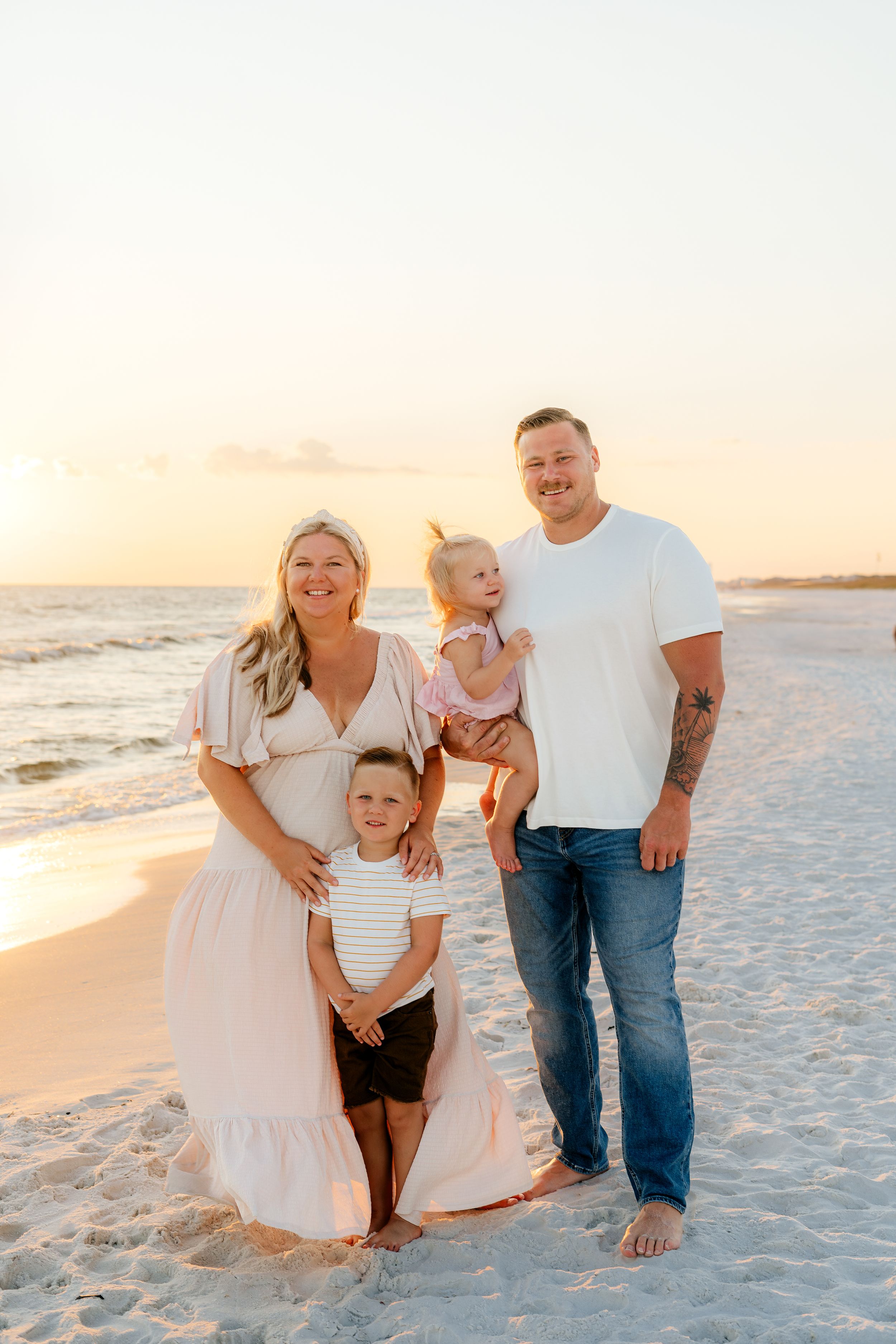Refined, sun-kissed storytelling. Luxury photography experiences for families, weddings & brands across 30A & beyond.
