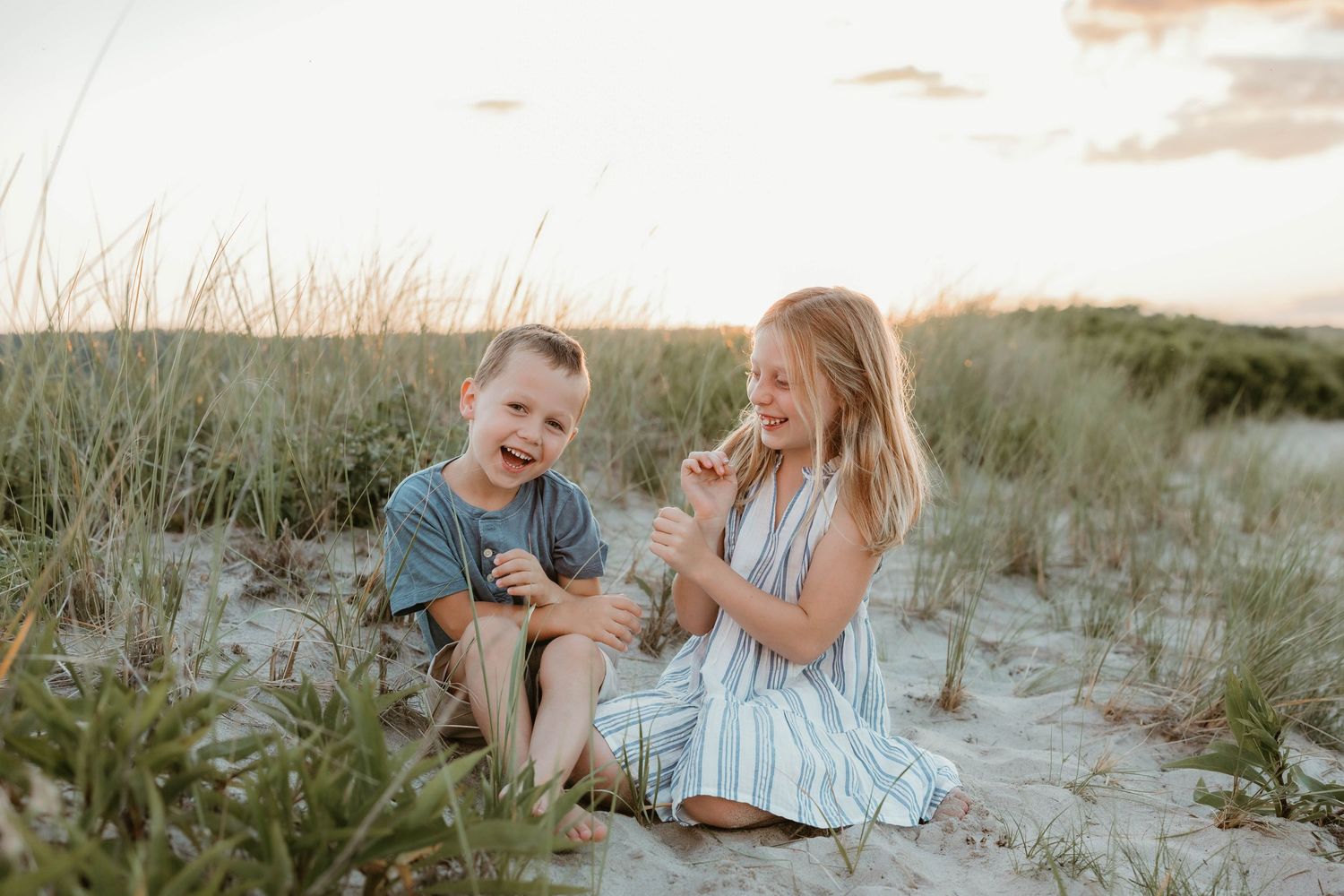 family photography, massachusetts, south shore photographer, massachusetts photographer, rexhame beach, siblings, marshfield