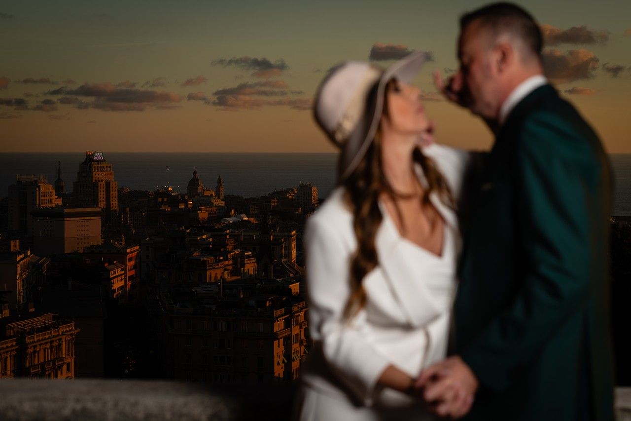 Sposi al tramonto a castello bruzzo di genova