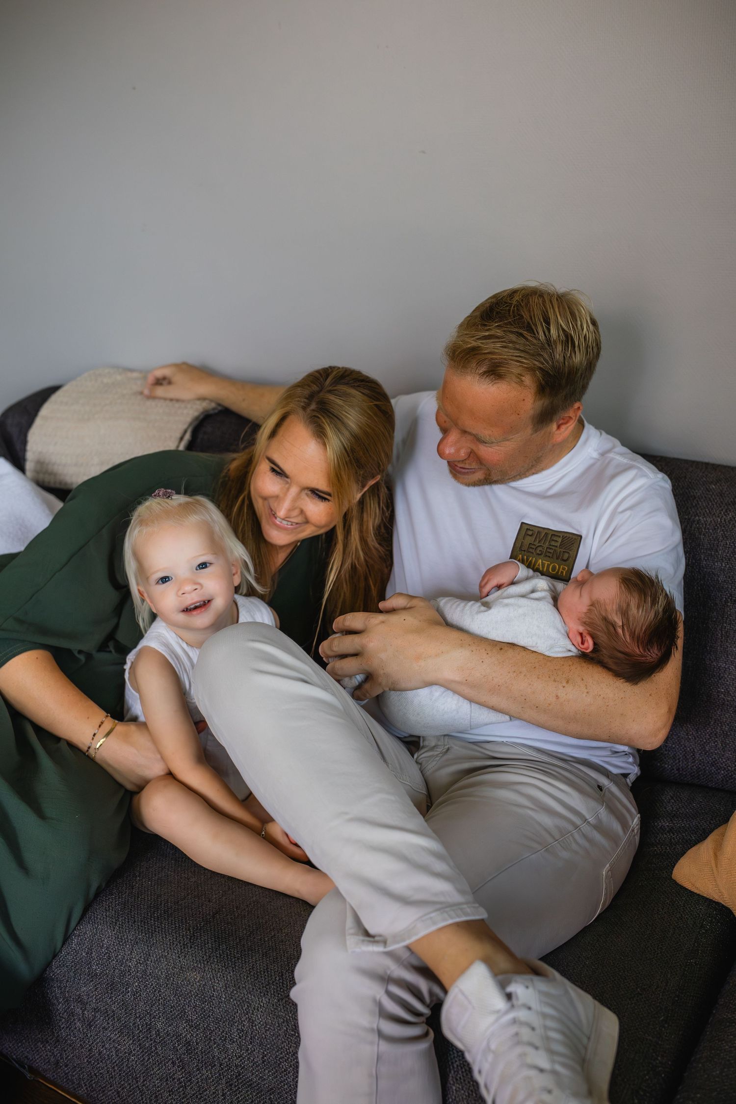 PixCel Fotografie portretfotograaf zwangerschapsfotografie newbornfotograaf baby foto's Zwolle Heerenveen spontane fotografie fotoshoot