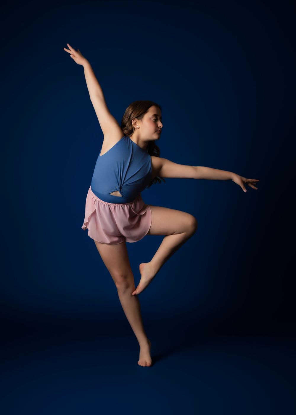 Photographer Janesville Wisconsin. Contemporary. Dance. Studio Photography. Artistic. Action shots. Movement Photography.