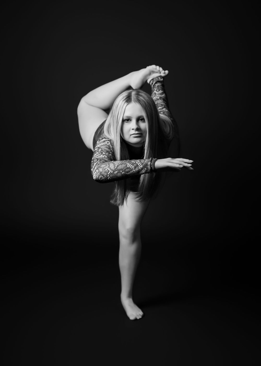 Photographer Janesville Wisconsin. Contemporary. Dance. Studio Photography. Artistic. Action shots. Movement Photography.
