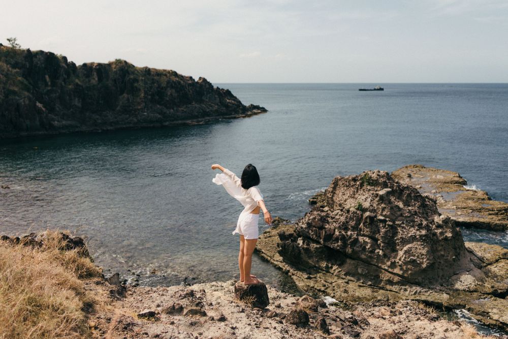 Tropical beach portraits in the Philippines by Utah travel photographer Julia Fay Photo – destination photography expert.