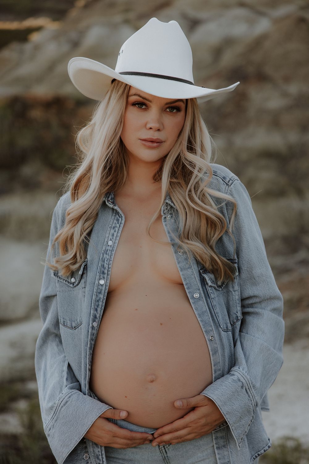 Alberta maternity photographer
