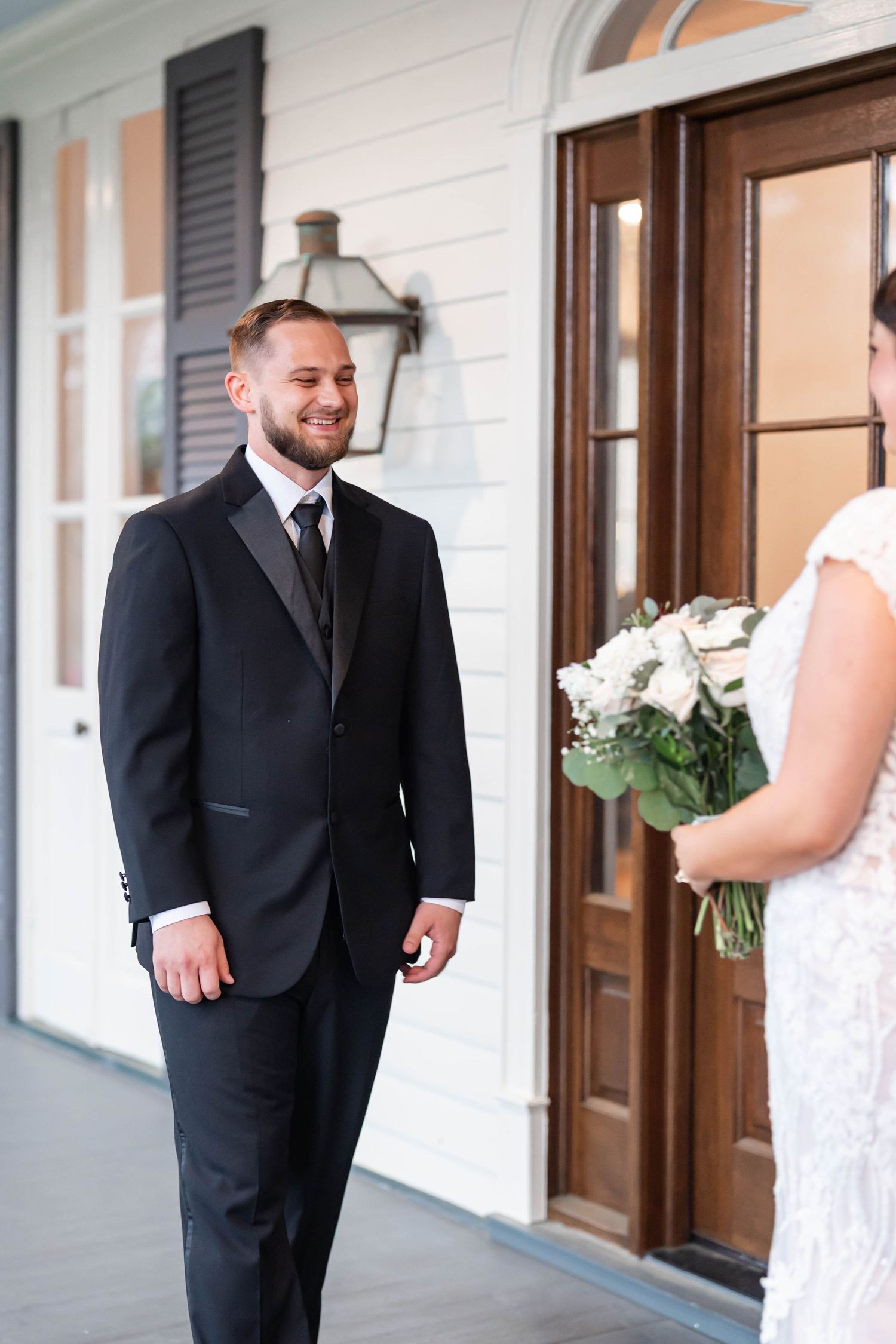 groom's reaction at first look with bride
