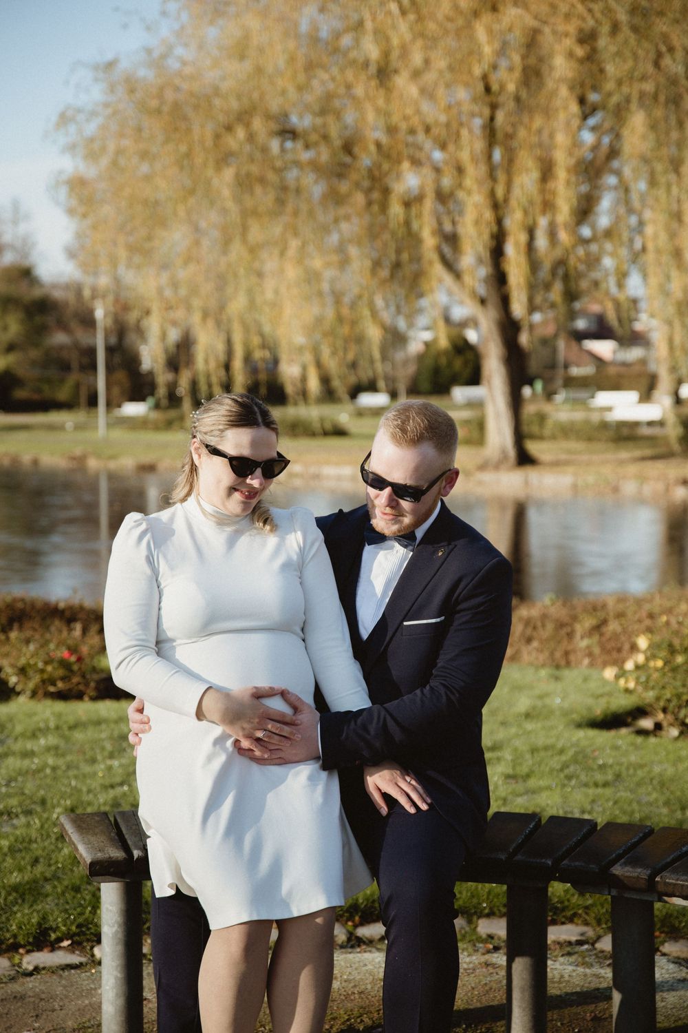 rosarium uetersen, hamburg, pregnant bride, standesamt, civil wedding, germany, babybelly, walkin in sunshine, spaziergang,