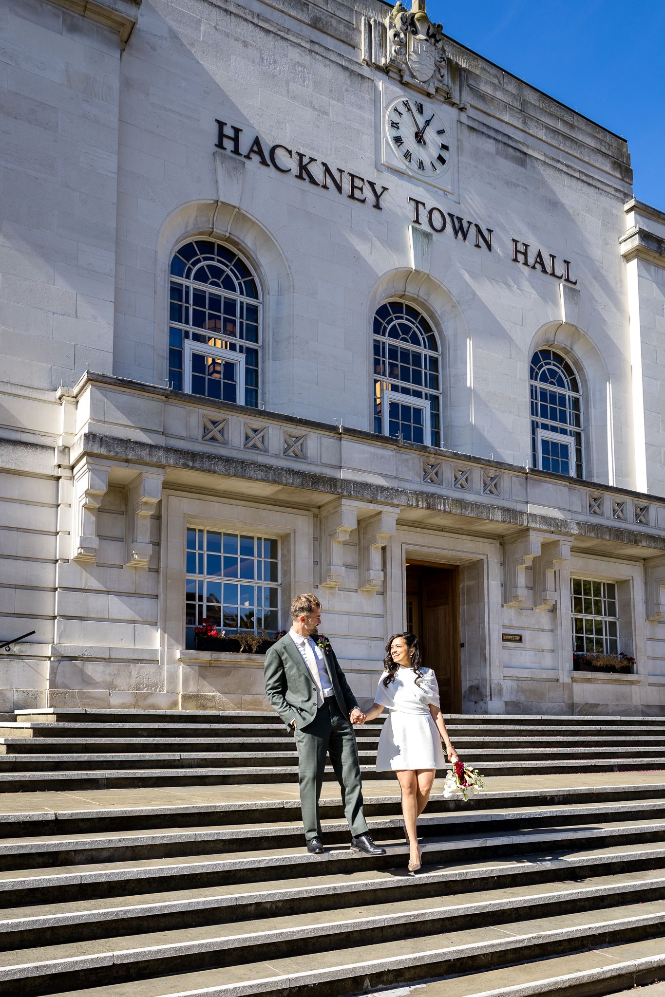 hackney town hall wedding photos outside