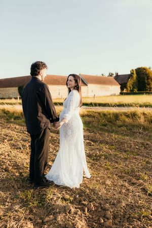 Séance photo grossesse champêtre bohème dans les champs yvelines
