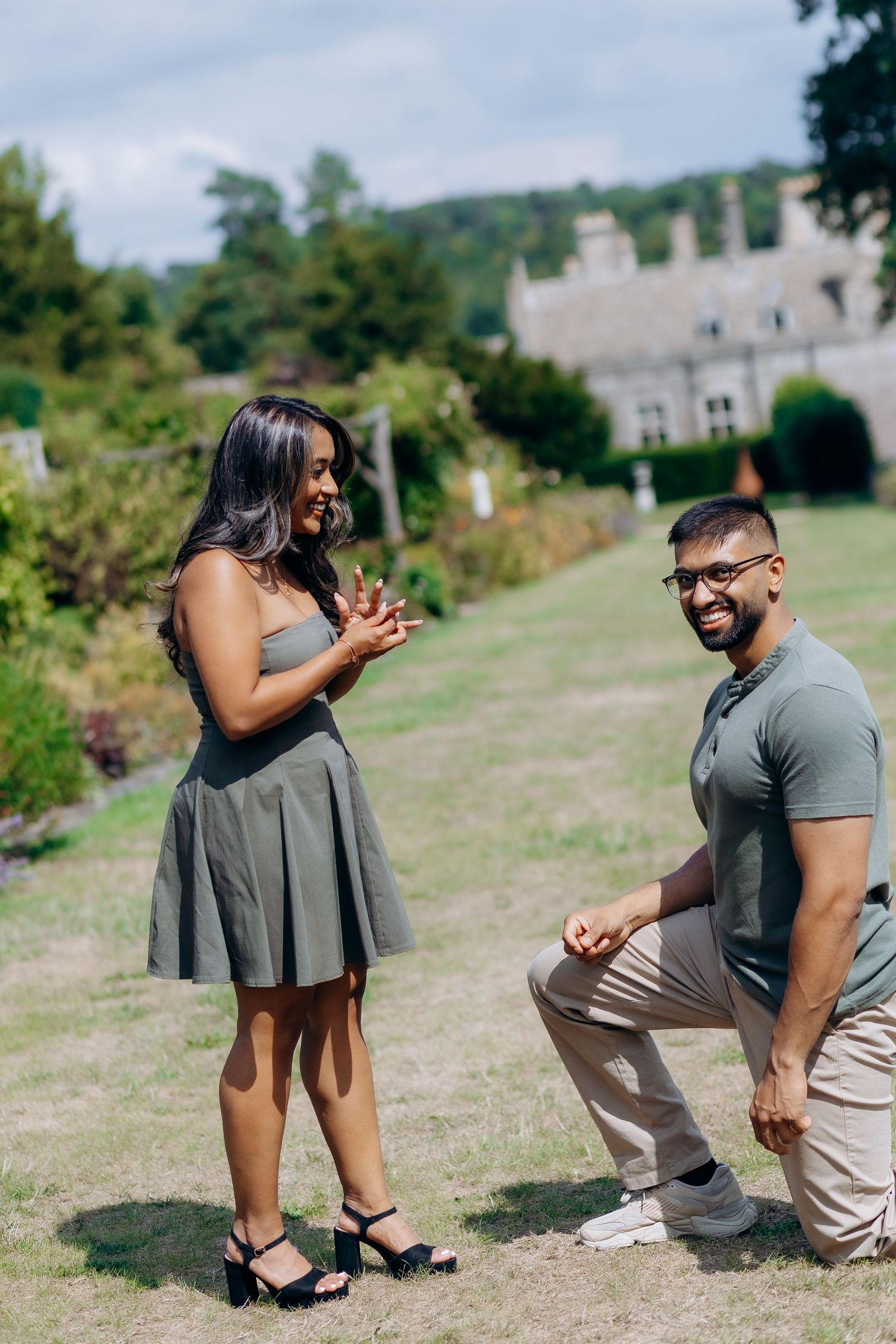 Surprise proposal captured by Cotswolds proposal photographer.