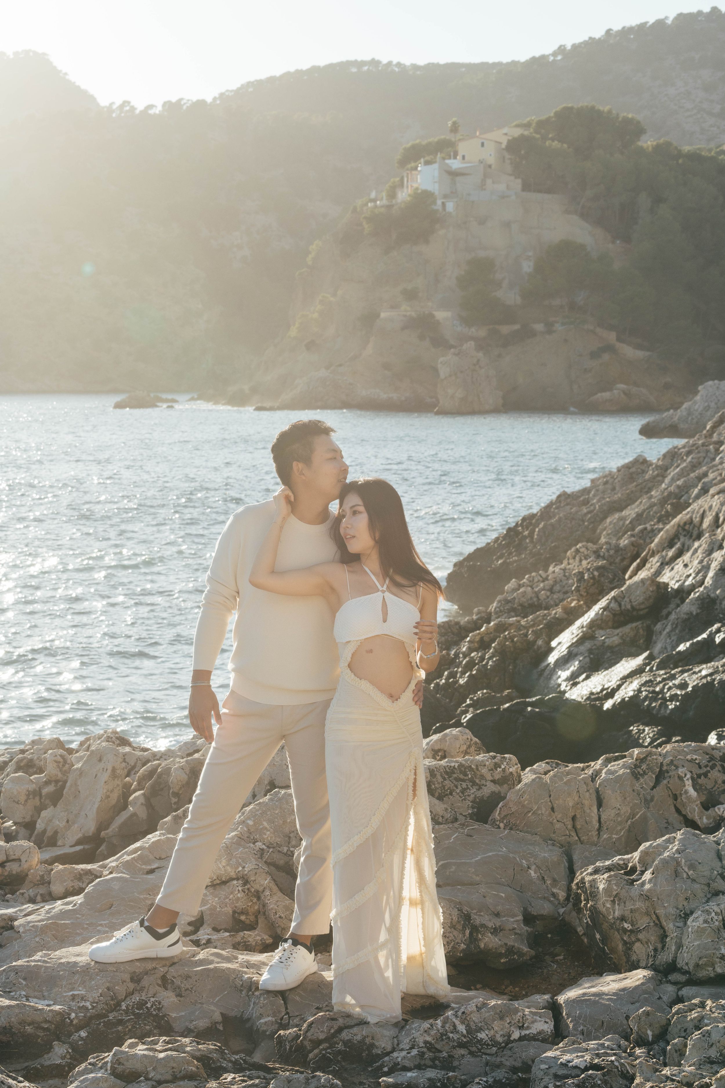 Mallorca Photographer, couple on the beach in Camp de Mar, Mallorca