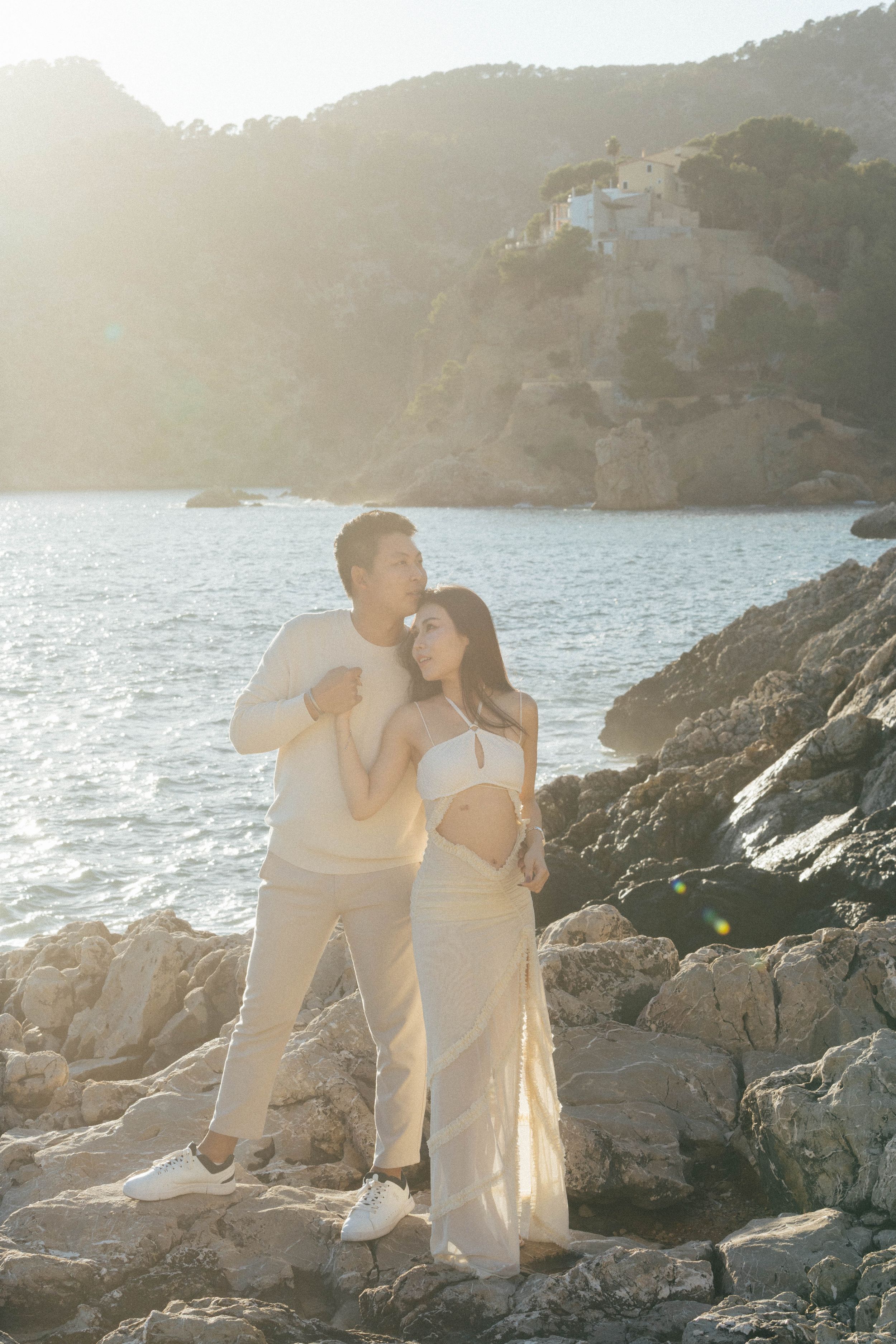 Mallorca Photographer, couple on the beach in Camp de Mar, Mallorca
