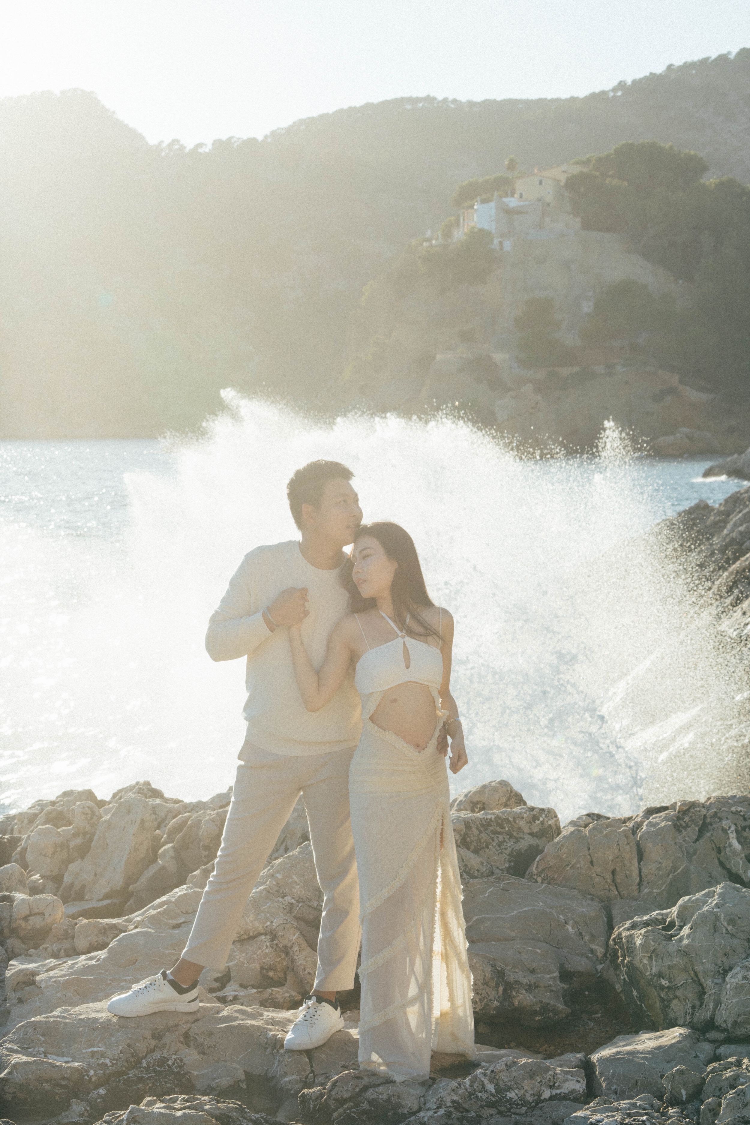 Mallorca Photographer, couple on the beach in Camp de Mar, Mallorca