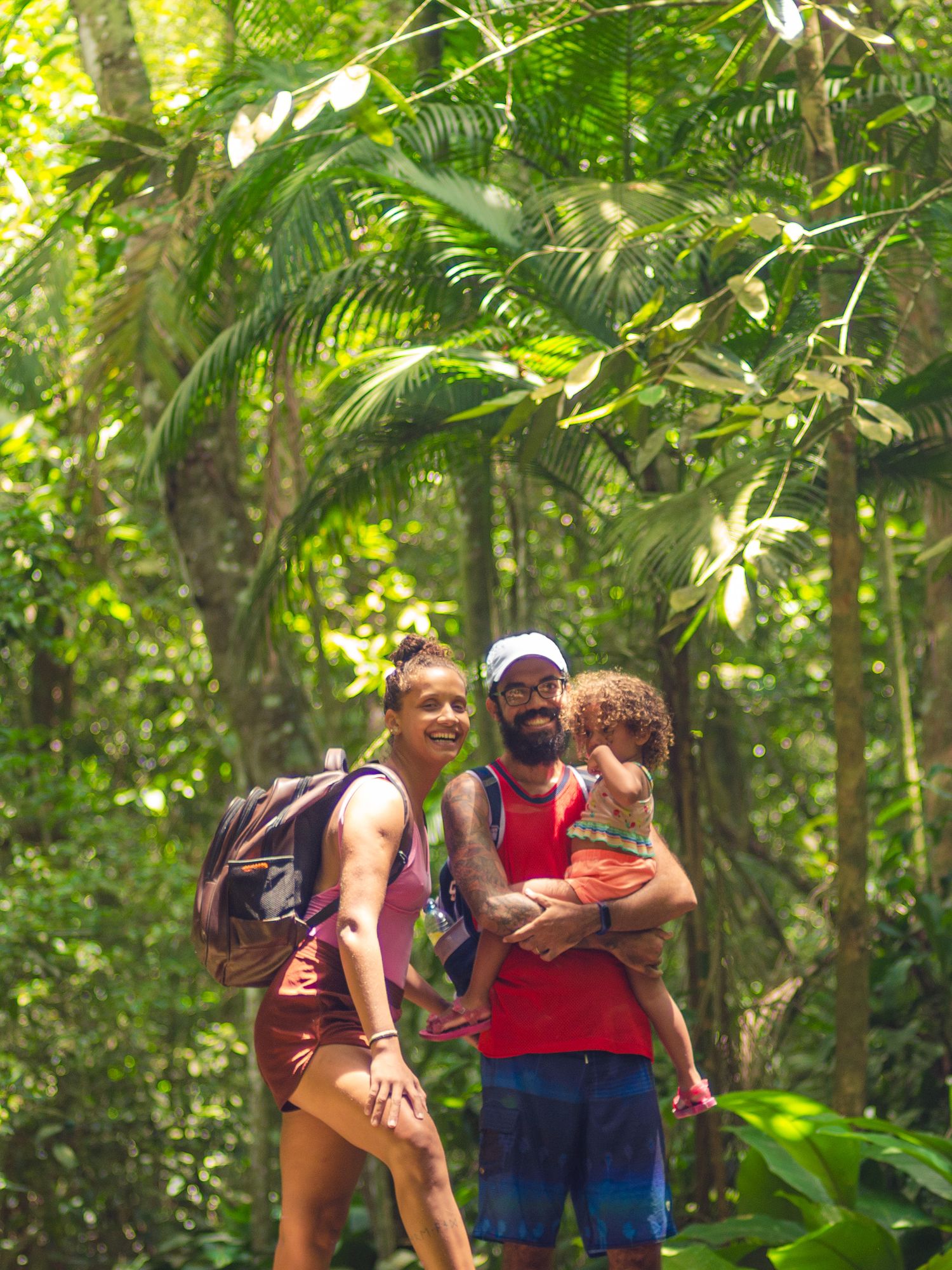 Fotógrafo Paulo Félix com a família em passeio na floresta da Tijuca. Contato para retratos sociais, corporativos e venda de quadros.