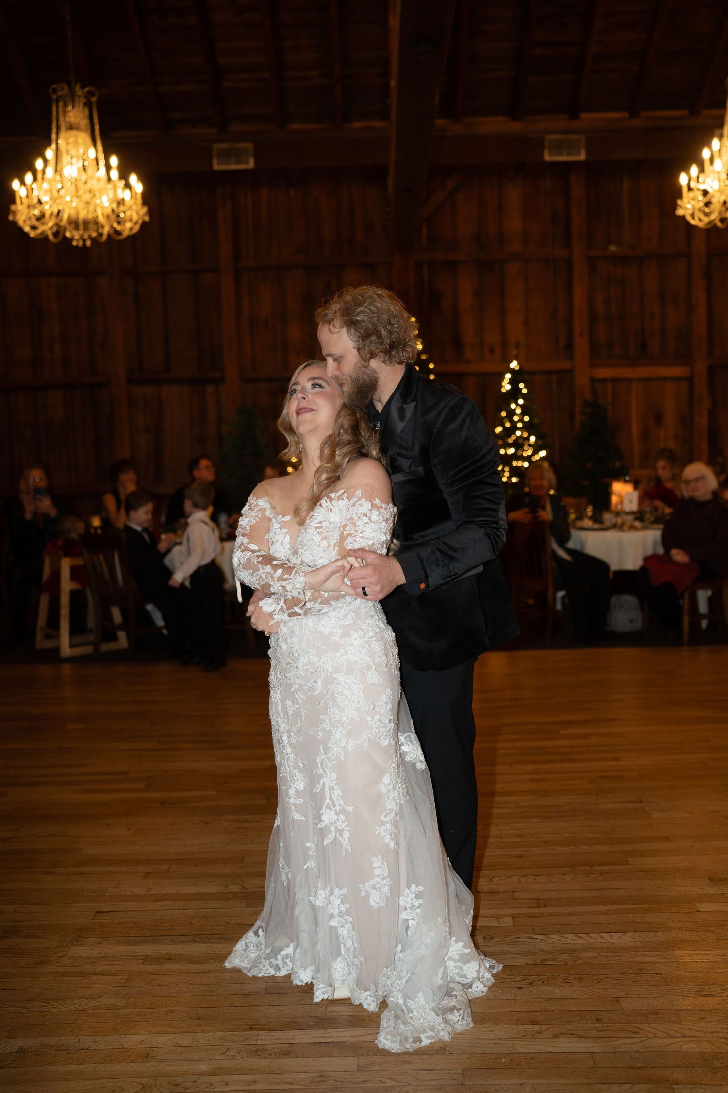 First Dance
Couple
Pittsburgh Wedding 
The Laurel Belle Event Center