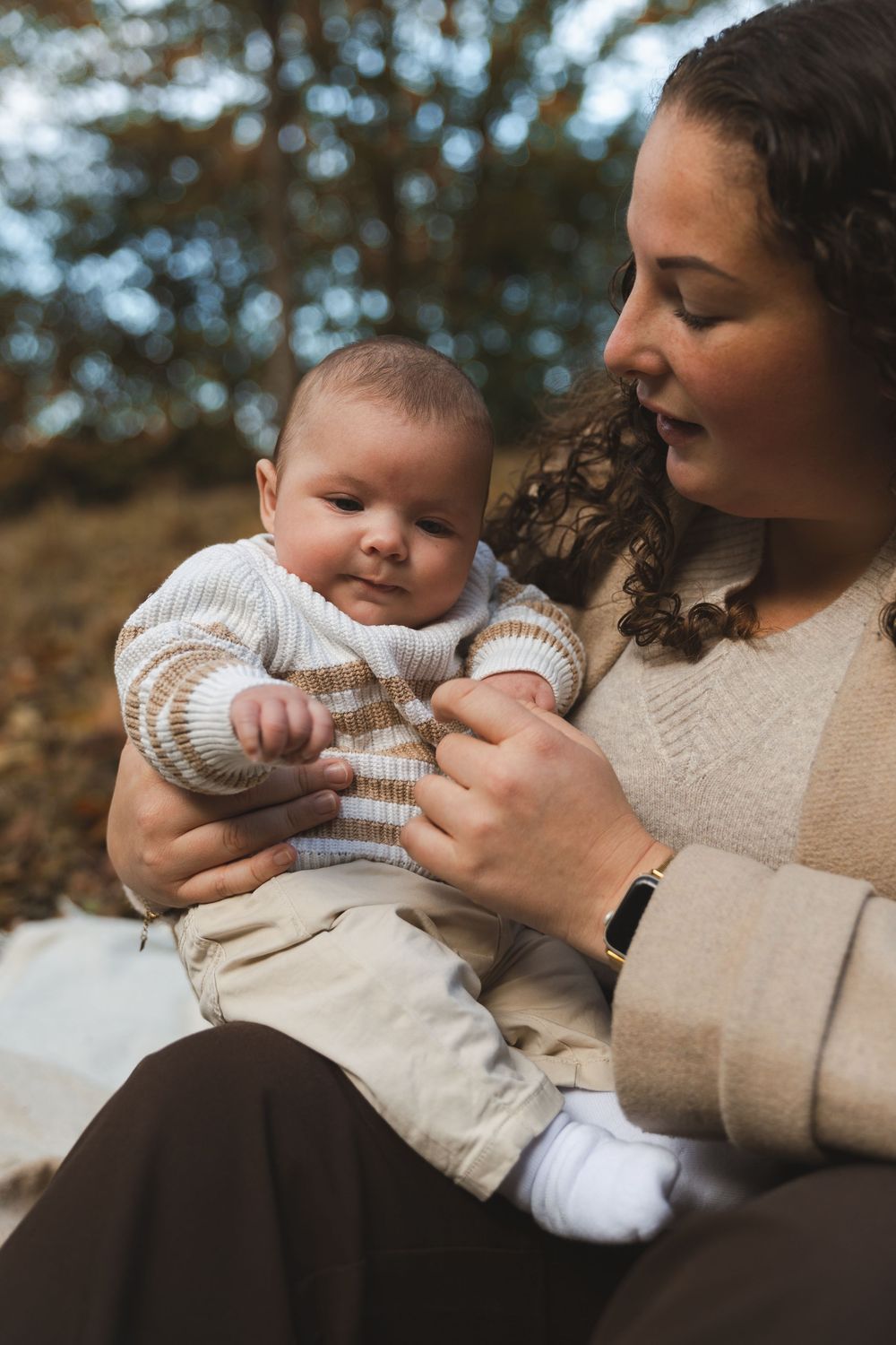 Séance photo maman et bébé en automne à Châteaugiron, Bretagne