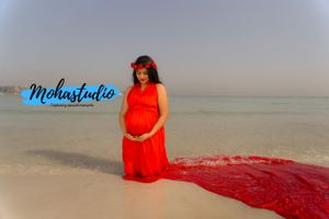 Experience the most elegant maternity photoshoot in Dubai with MohaStudio.
the best maternity photography experiences in Dubai and the UAE