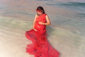 Experience the most elegant maternity photoshoot in Dubai with MohaStudio.
the best maternity photography experiences in Dubai and the UAE