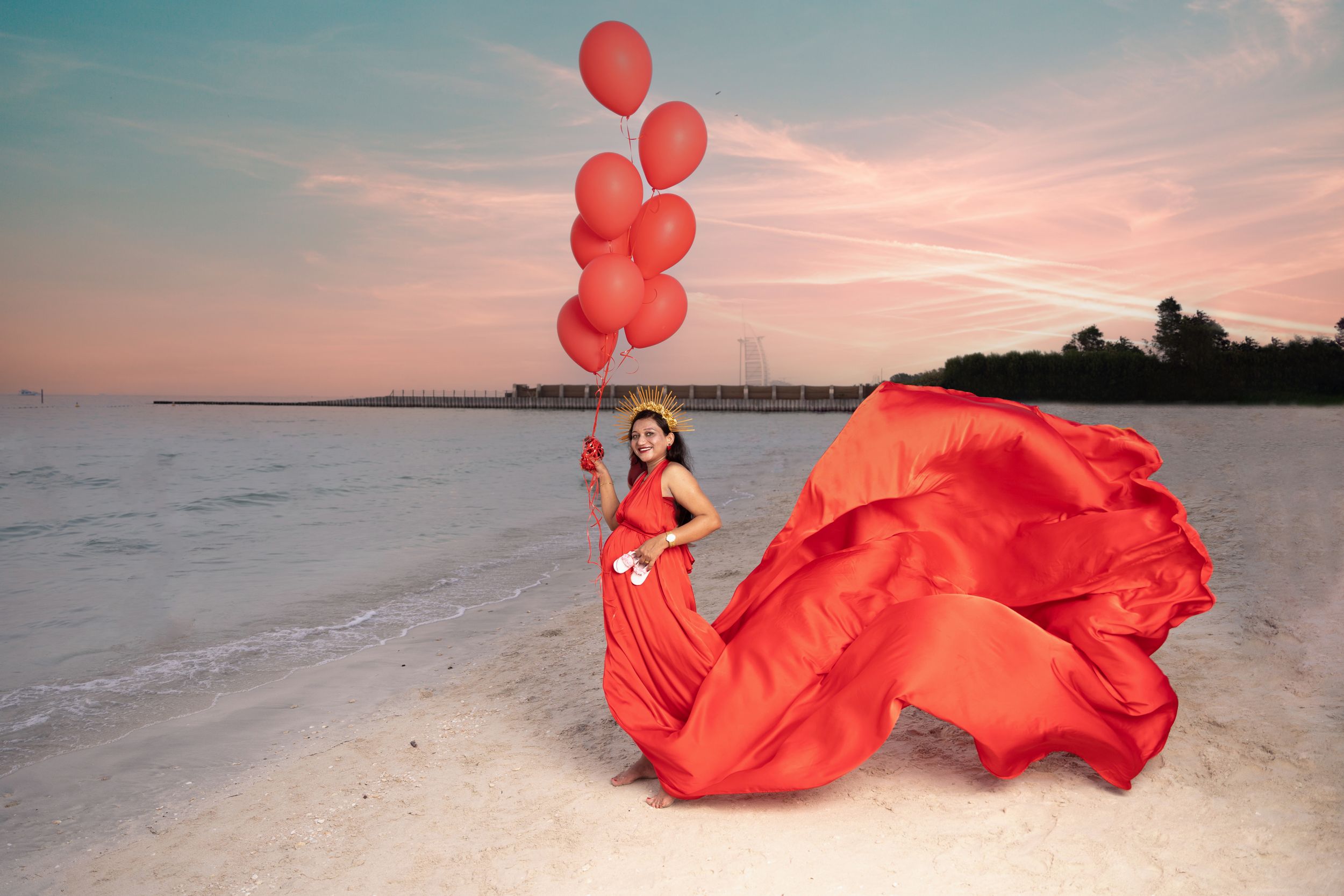 Experience the most elegant maternity photoshoot in Dubai with MohaStudio.
the best maternity photography experiences in Dubai and the UAE