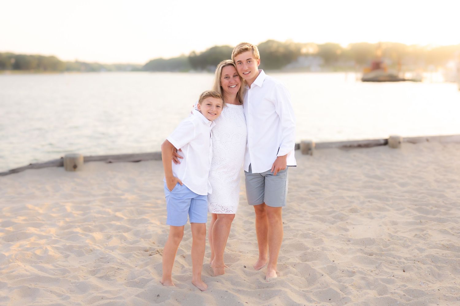 best Long Island family photographer, best Nassau county family photographer, Long Island beach photo shoot mini sessions, li family photos