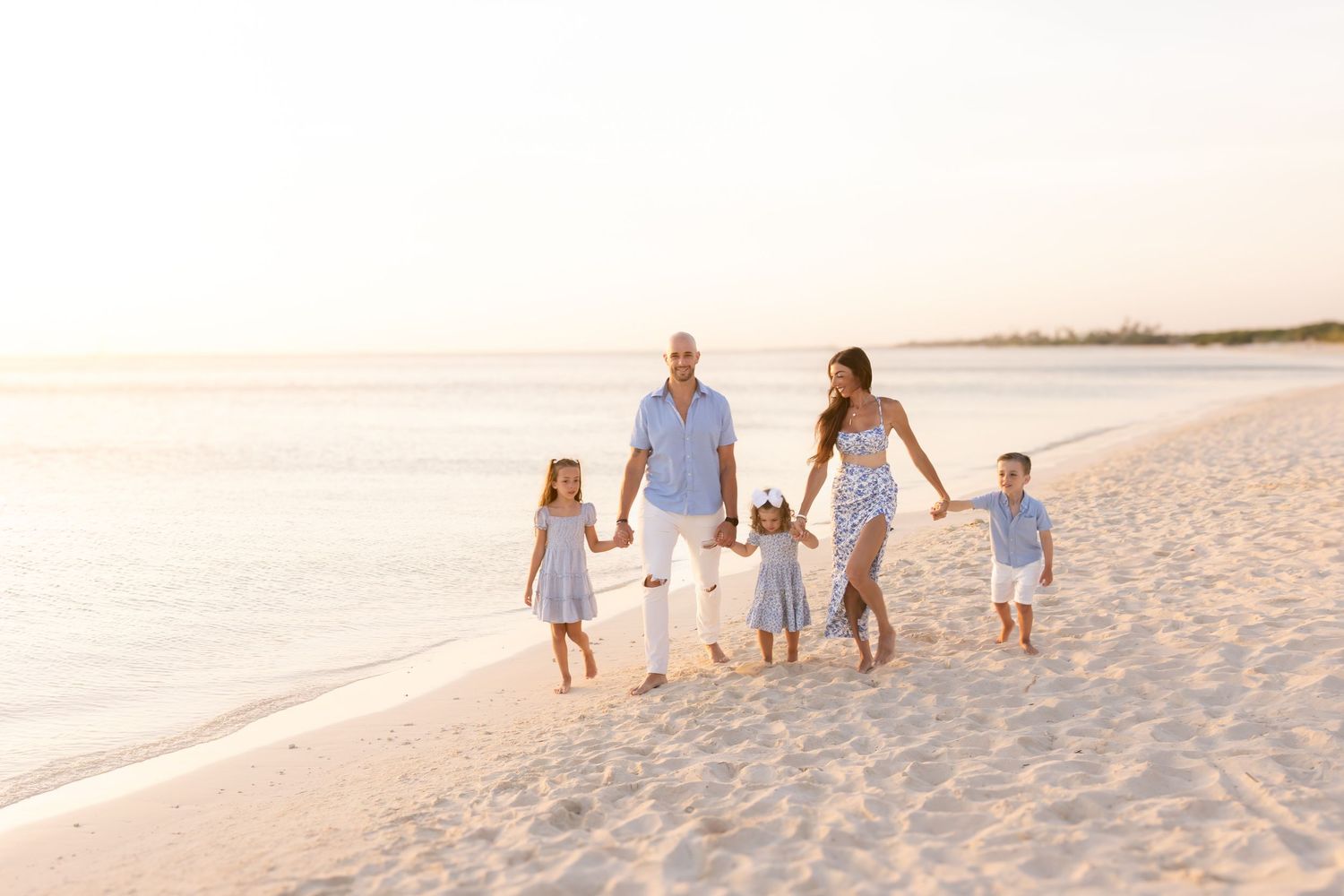 best Long Island family photographer, best Nassau county family photographer, Long Island beach photo shoot mini sessions, li family photos
