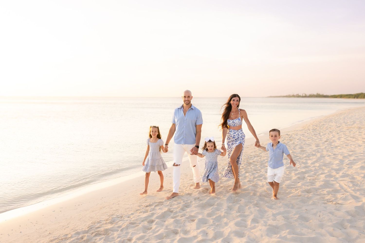 best Long Island family photographer, best Nassau county family photographer, Long Island beach photo shoot mini sessions, li family photos