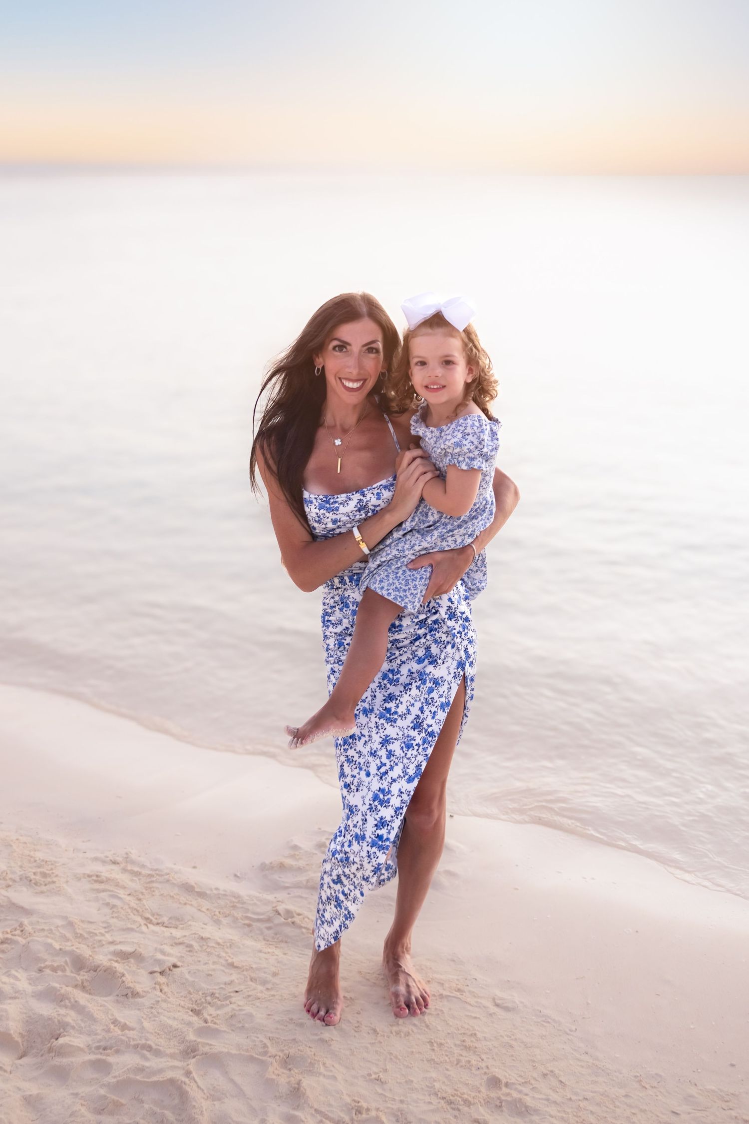 best Long Island family photographer, best Nassau county family photographer, Long Island beach photo shoot mini sessions, li family photos