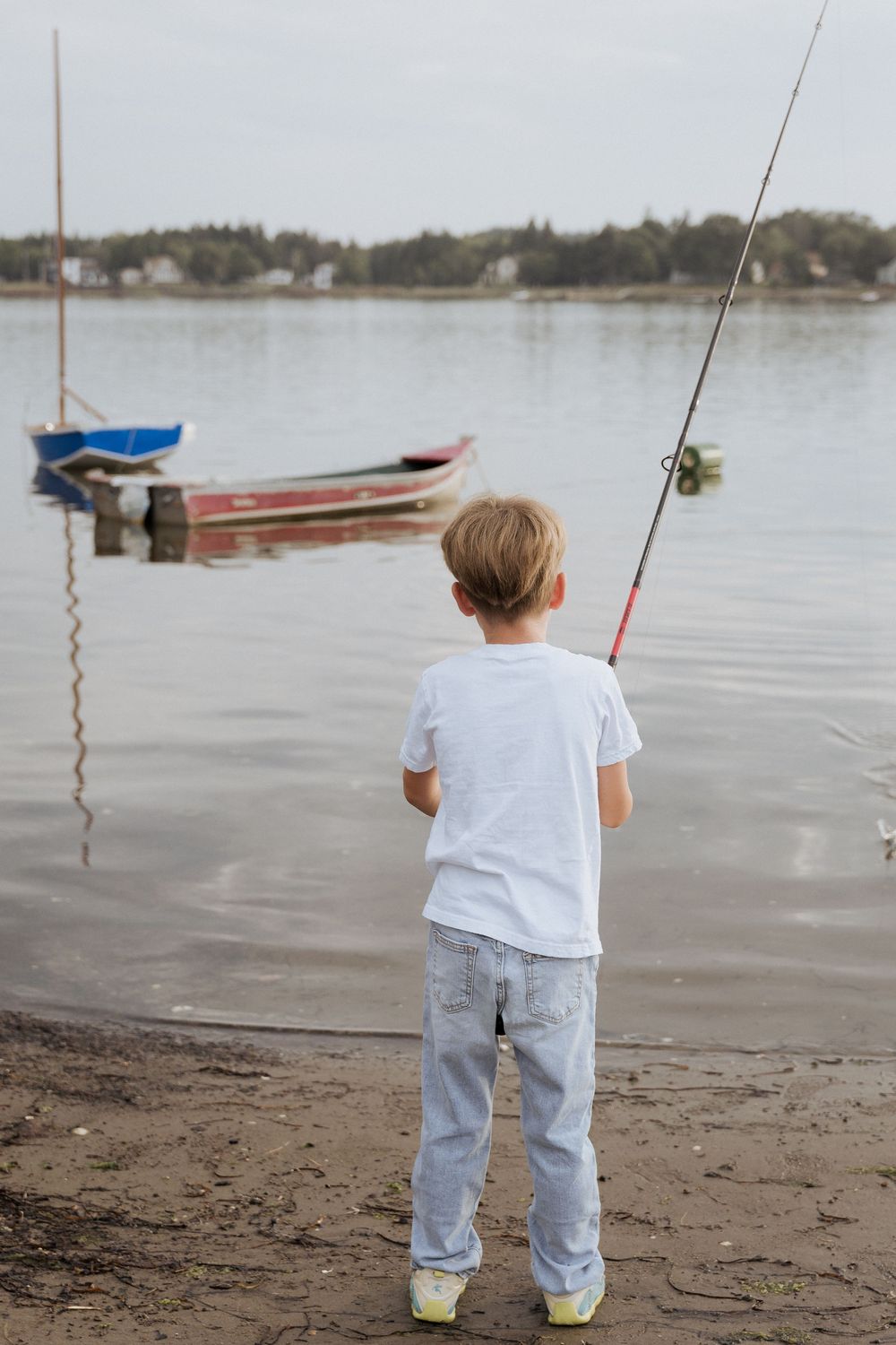 son fishing photography, candid moment, authentic photography, trendy aesthetic photographer Moncton New Brunswick portraits