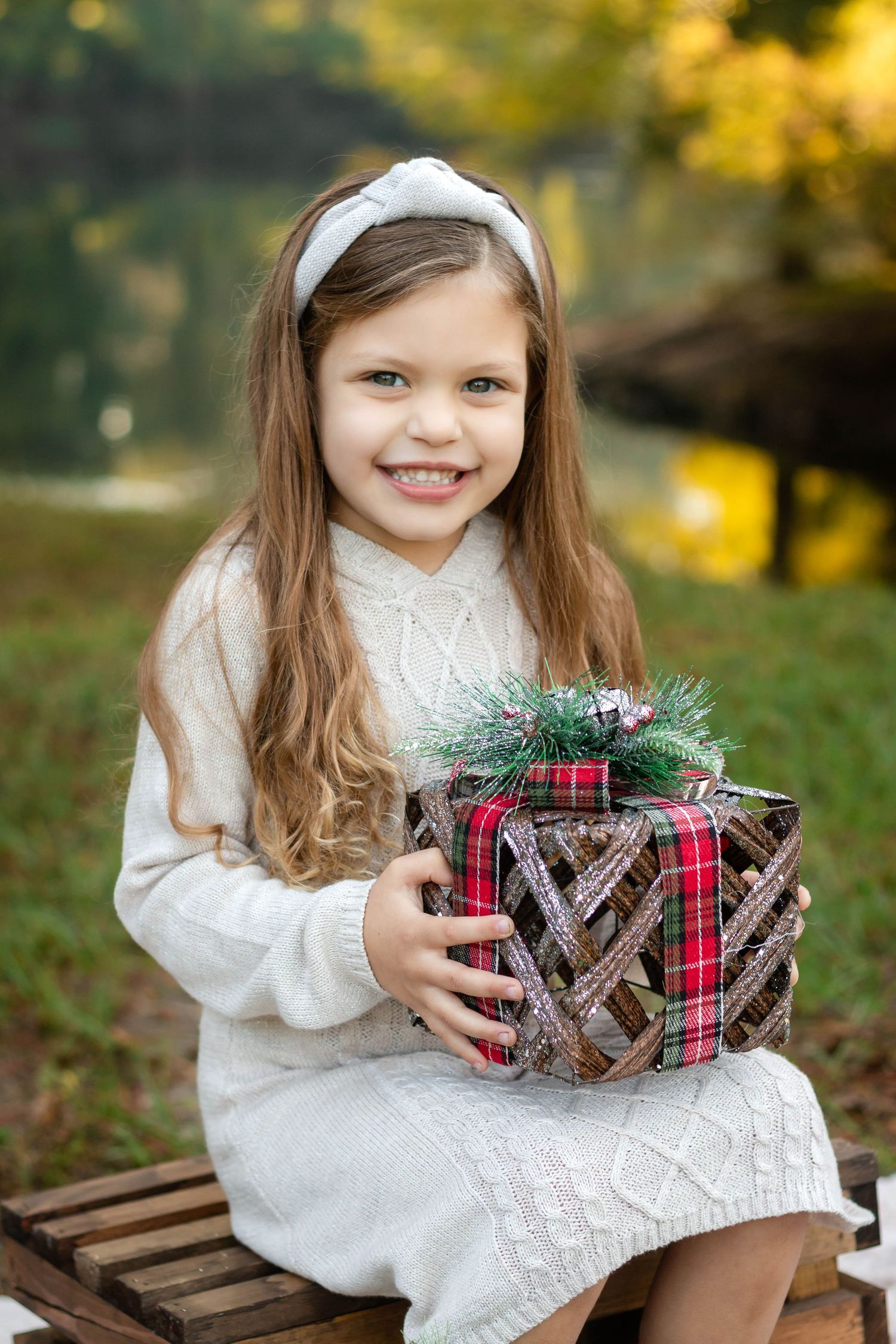 Family photo session in Orlando, Florida – captured by Lucy Knox Photography. Holiday Minis