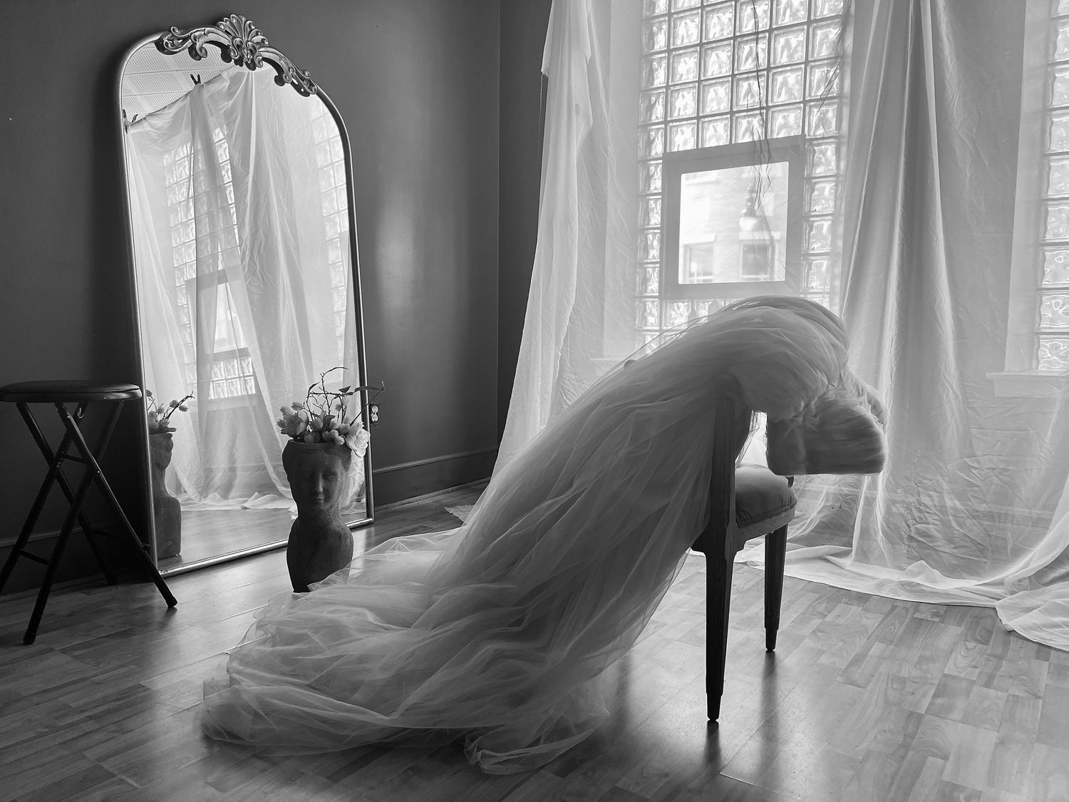 Fine art portrait photography by Shira W Rose studio showcasing an unhurried, luxury experience for women.