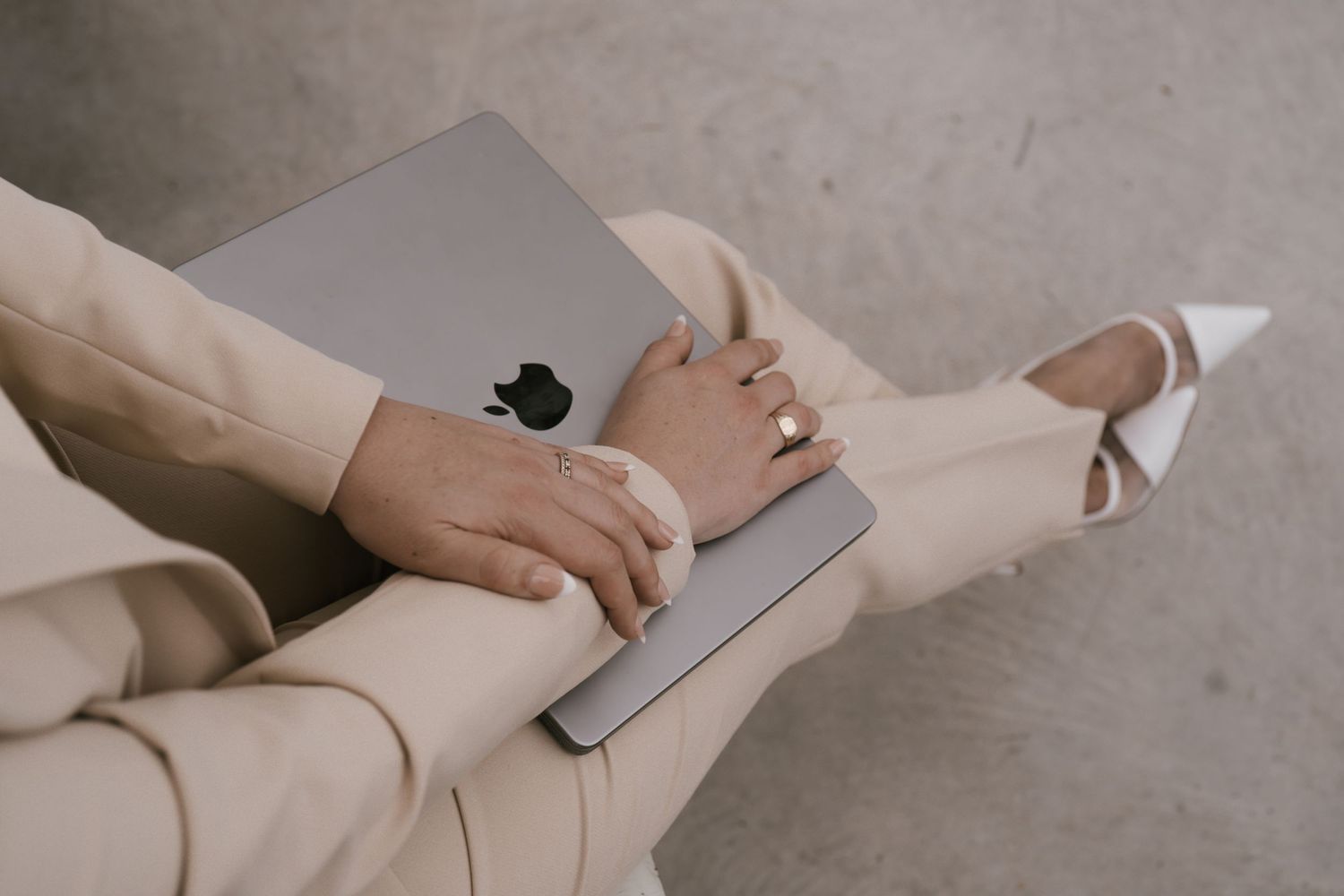 Bobbi Simone Branding
