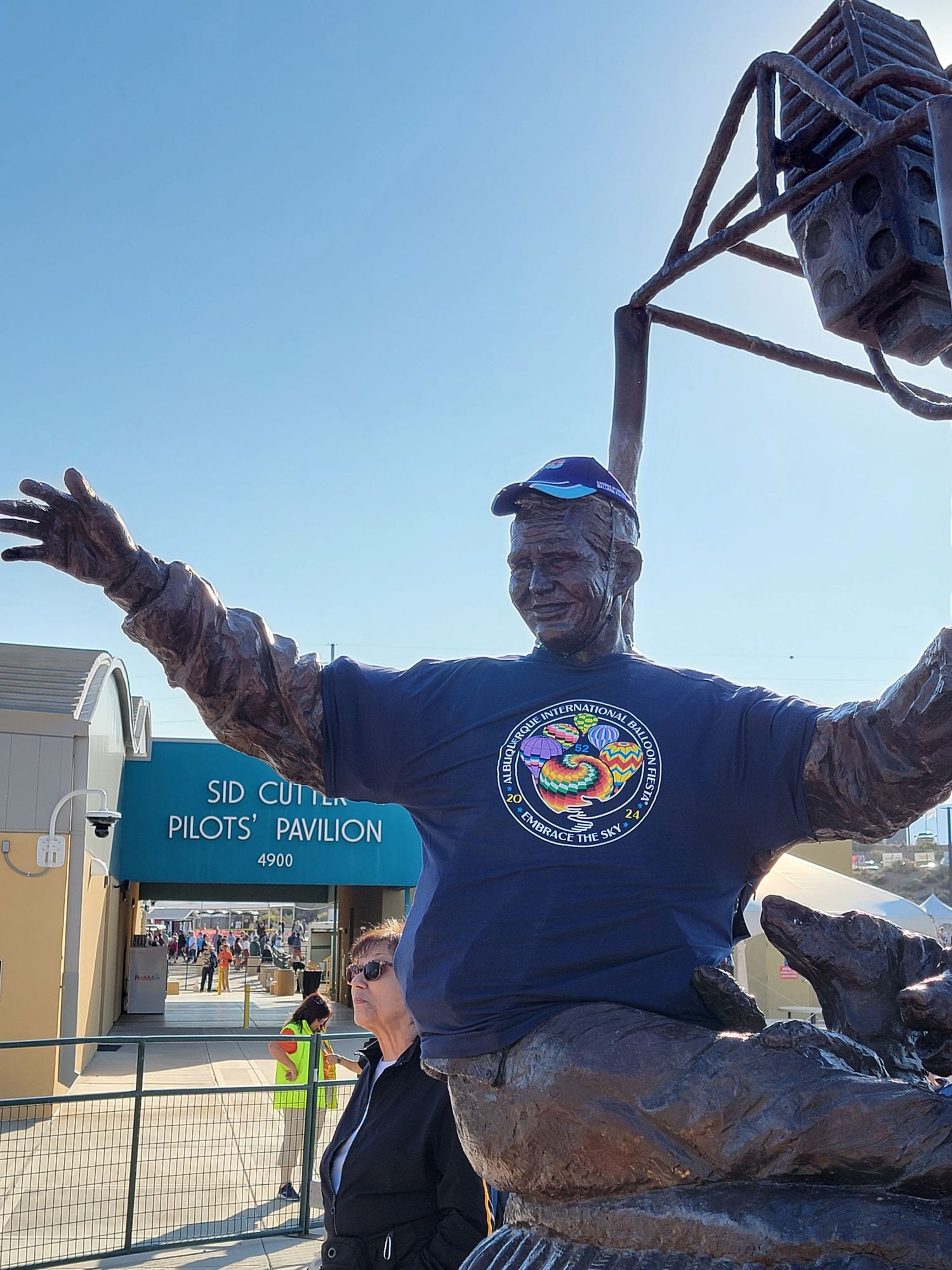 Sid Cutter stature by Memorari Portrait at International Balloon Fiesta