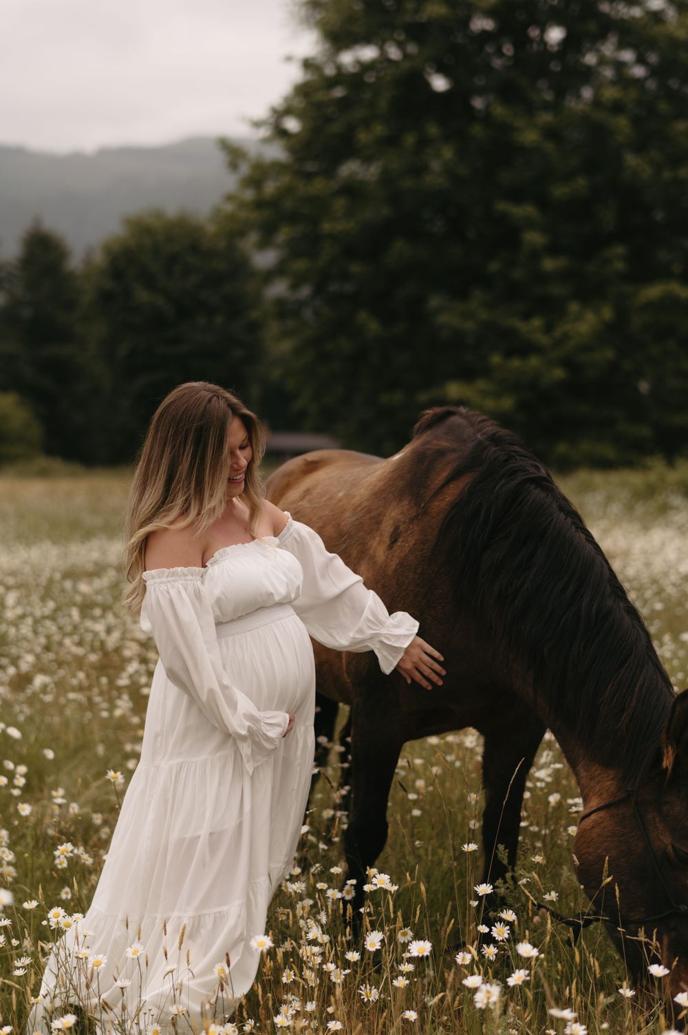 Snohomish Family Photographer Snohomish Maternity Photographer Seattle Maternity Photographer PNW Maternity Photographer
